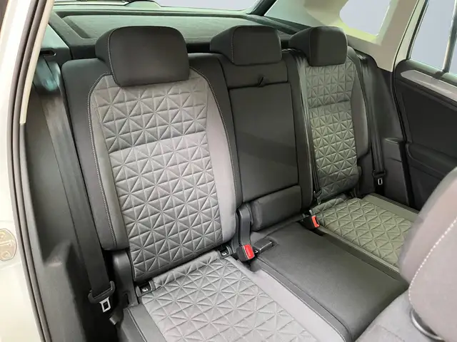 Volkswagen Tiguan view 11