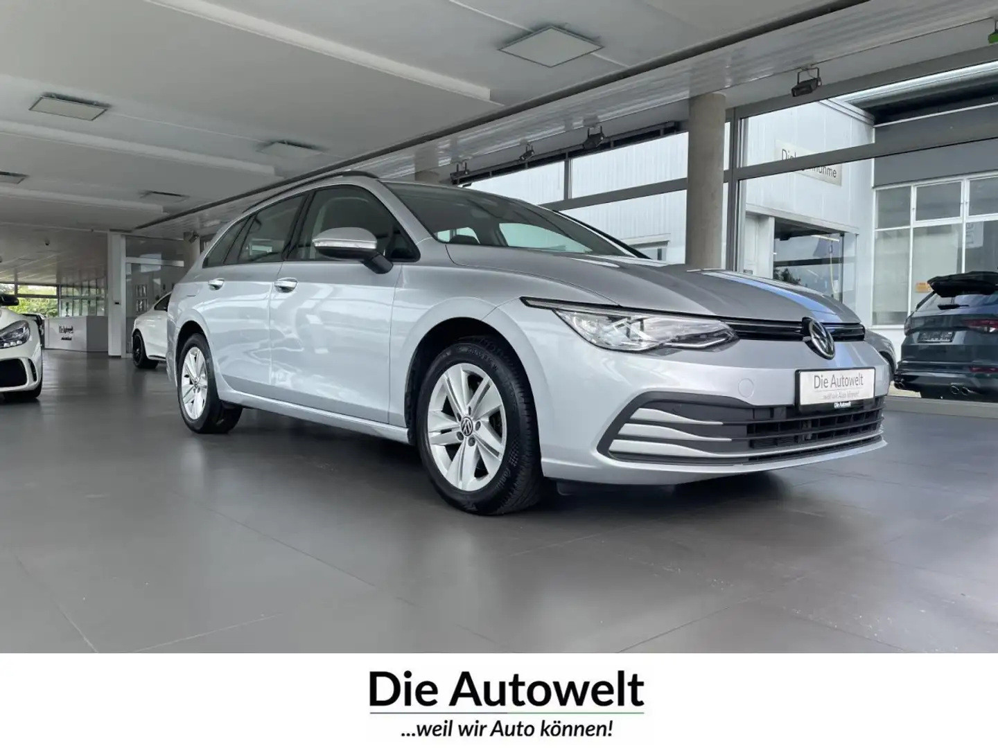 Volkswagen Golf VIII Variant Life 2.0 TDI NAVI LED ACC PDC Klima Silber - 1