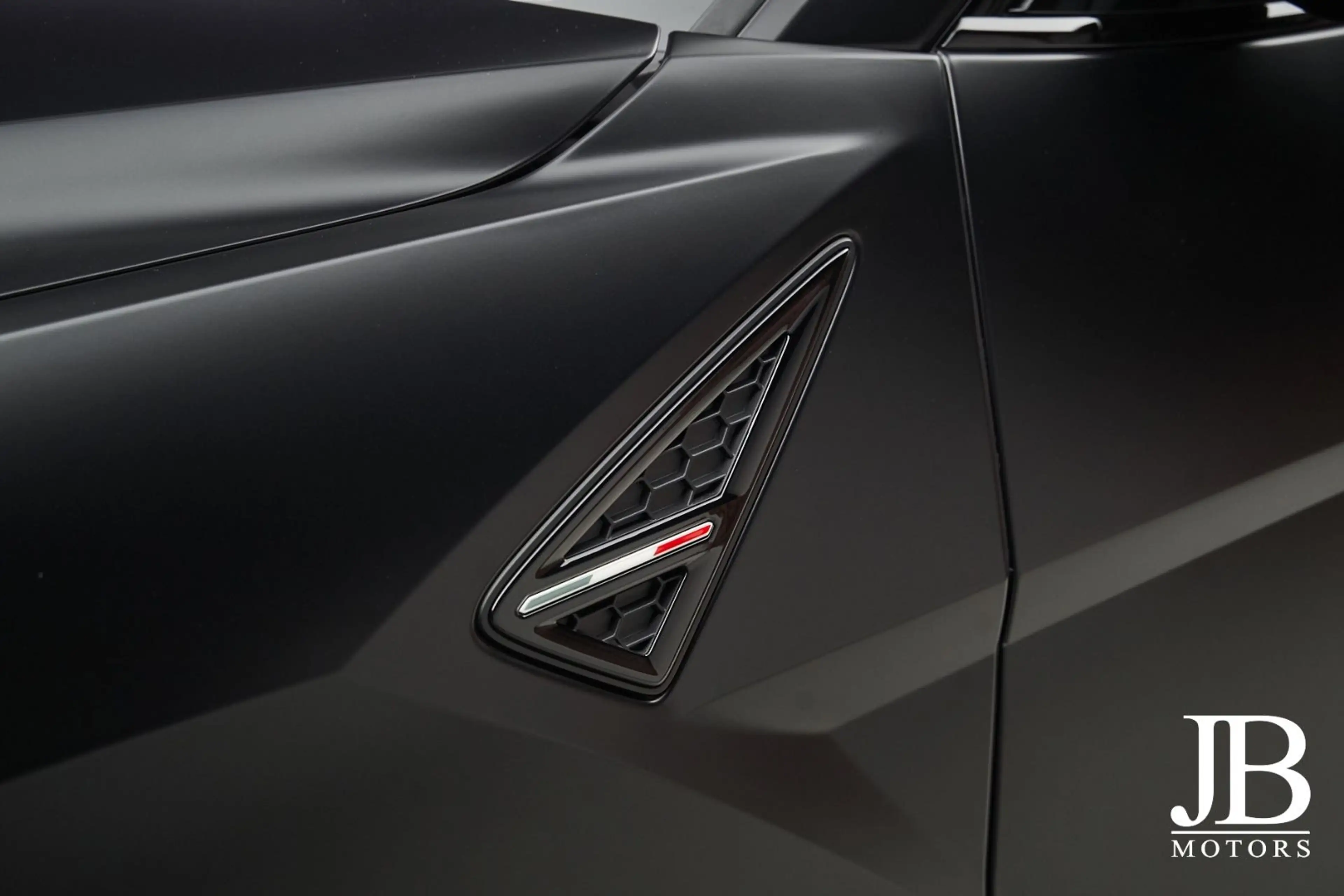 Lamborghini Urus SE Panorama 3D B&O Carbon 23 Zoll — photo 10
