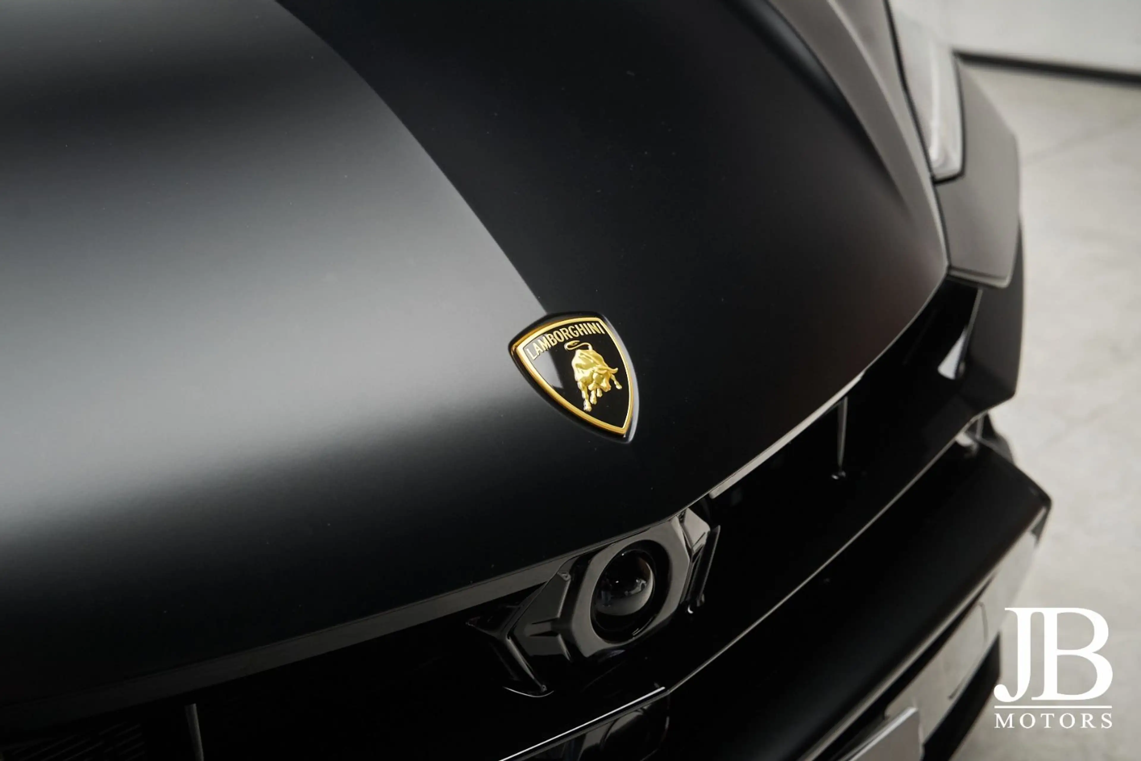 Lamborghini Urus SE Panorama 3D B&O Carbon 23 Zoll — photo 7