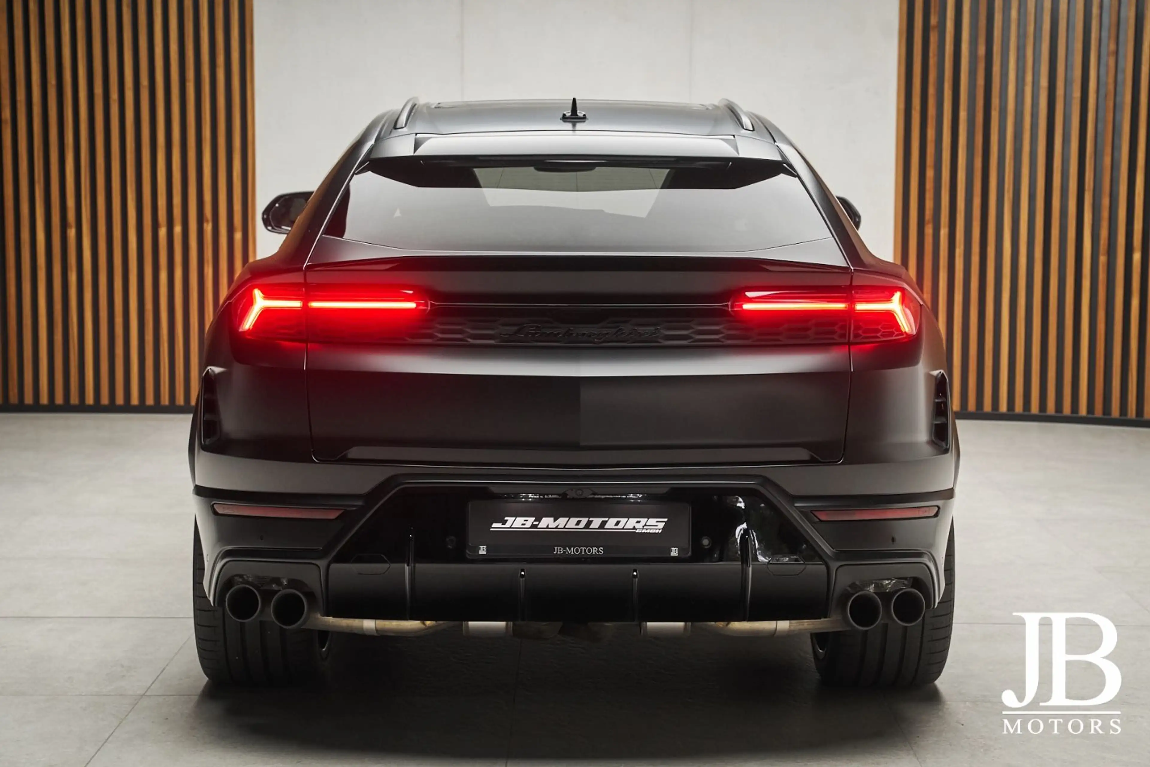 Lamborghini Urus SE Panorama 3D B&O Carbon 23 Zoll — photo 13