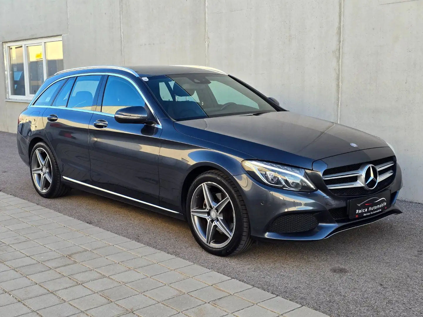 Mercedes-Benz C 220 Avantgarde *LED *LEDER *AHK *SHZ *AMG Grau - 2