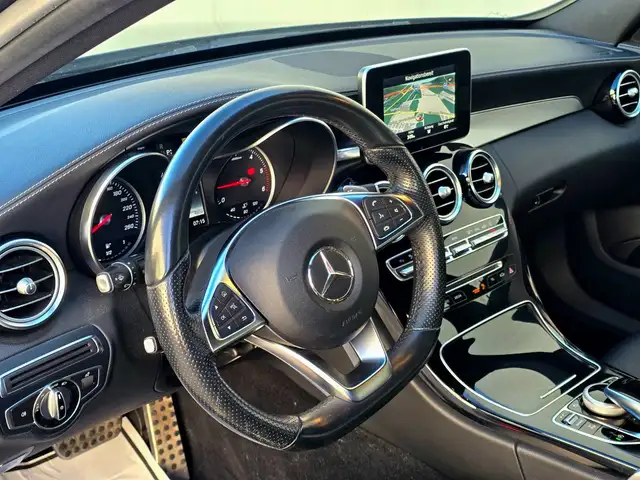 Mercedes-Benz C-Class view 11
