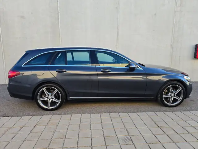 Mercedes-Benz C-Class view 3