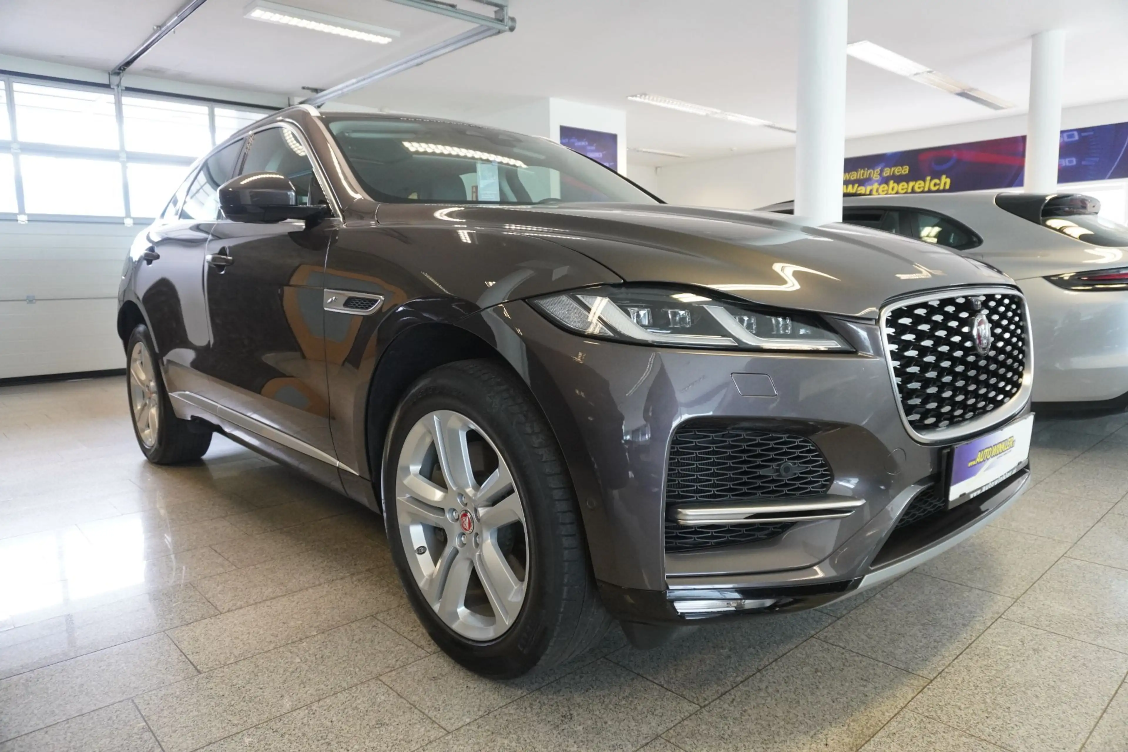 Jaguar F-Pace P400e Hybrid HSE Aut. LED/Panorama/Kamera — photo 3