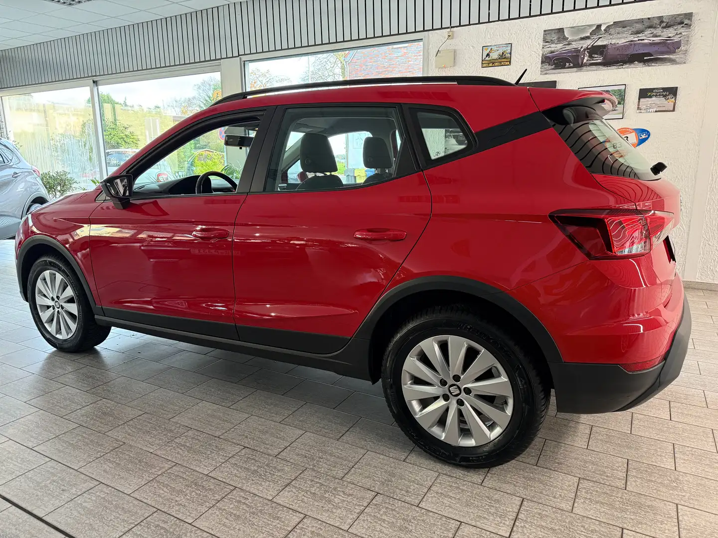 SEAT Arona 1.0 TGI BIVALENT *STYLE* Rot - 2