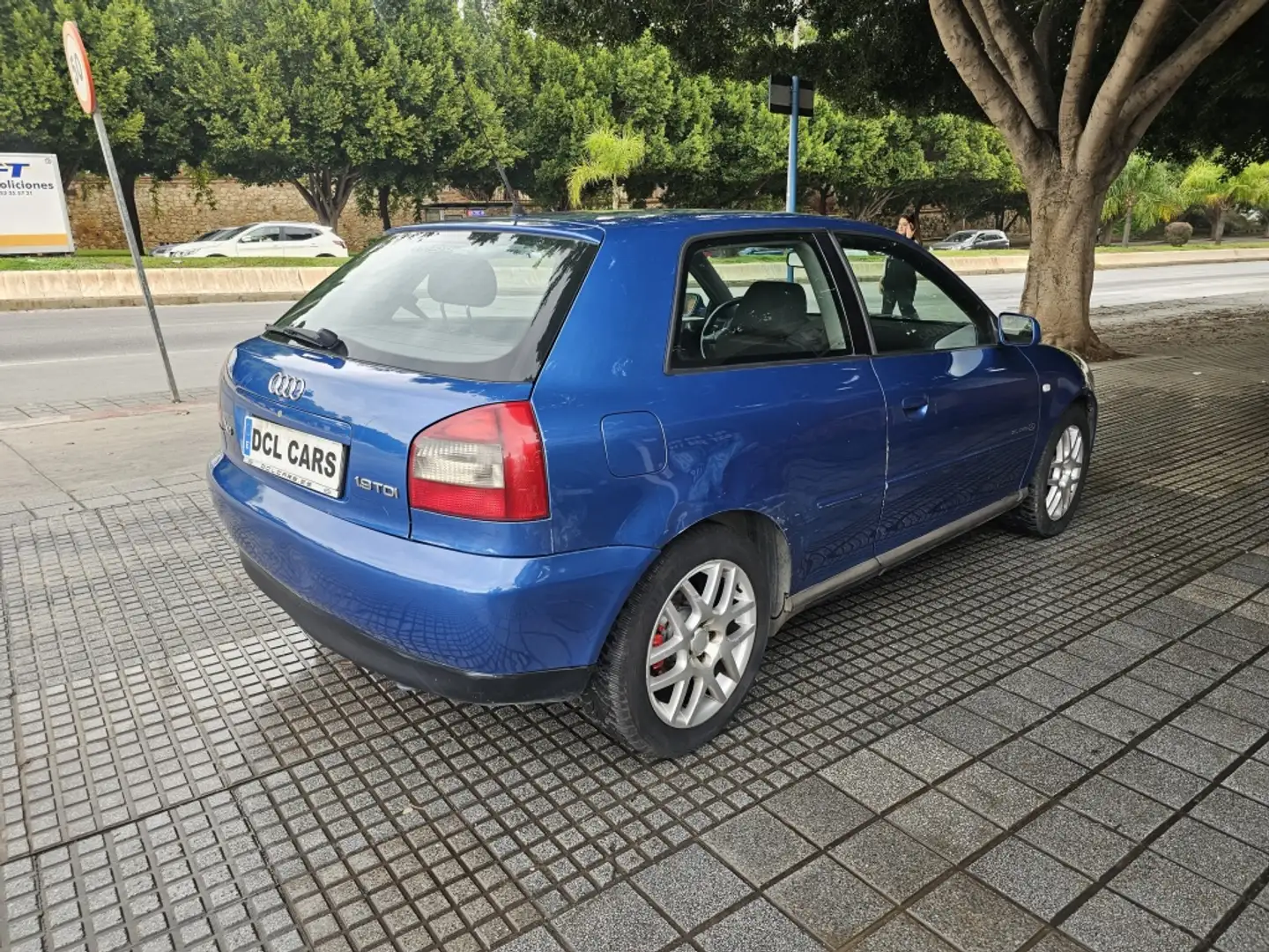 Audi A3 1.9TDI Ambiente Azul - 1