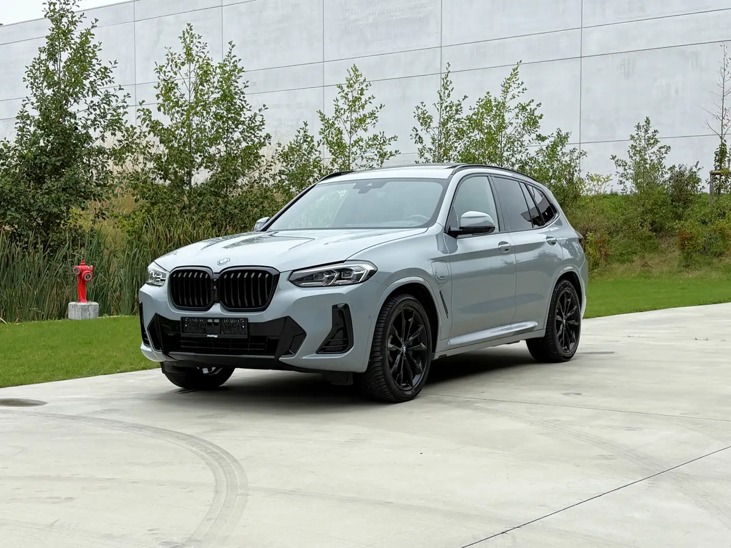 BMW X3 xDrive30e M Pakket Pano eSeats Gesture 360 HUD 20" Gris - 1