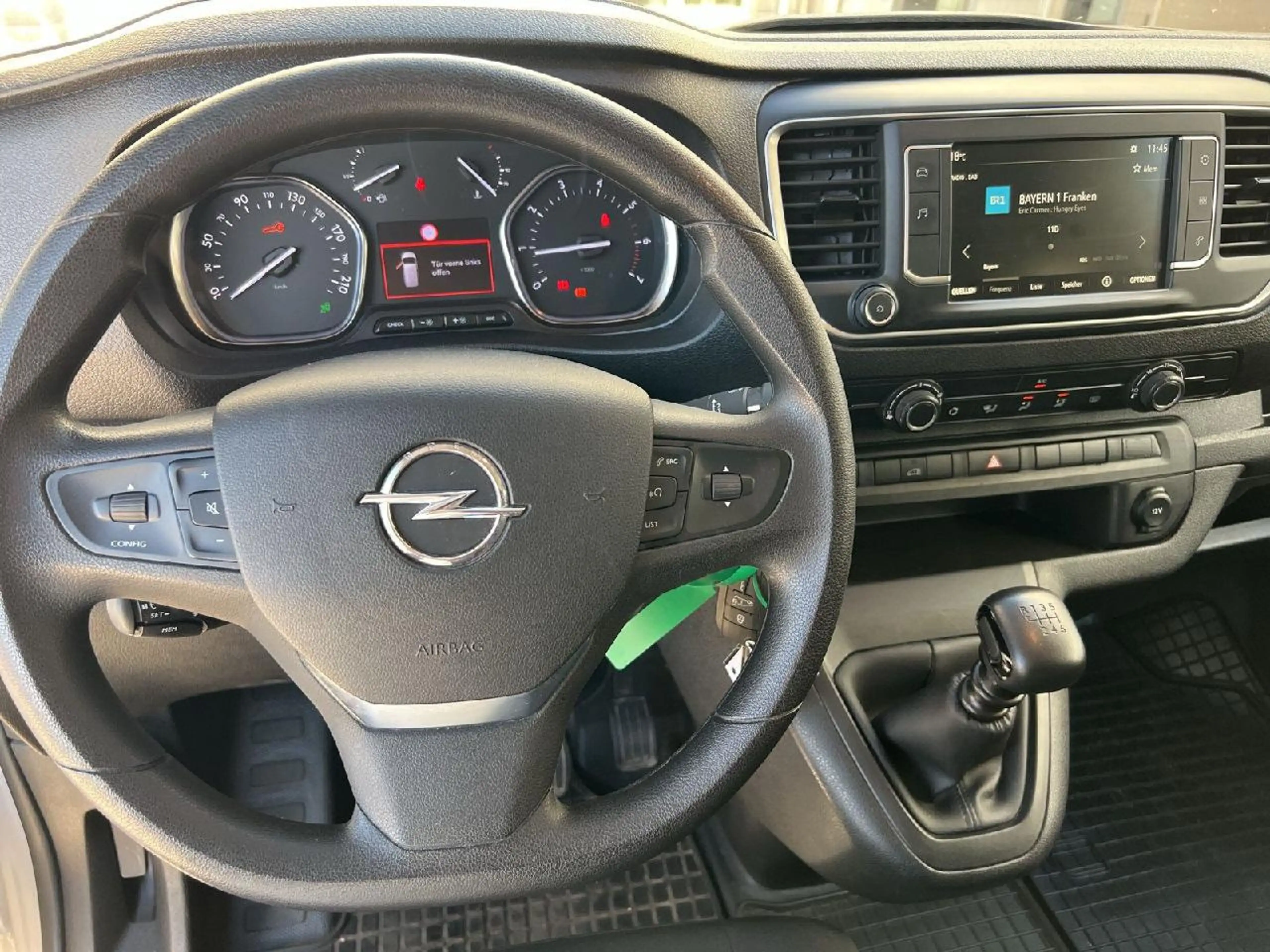 Opel Vivaro Edition M — photo 8