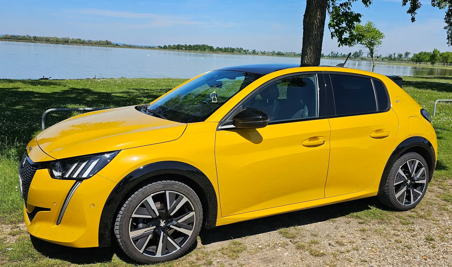 Peugeot 208 208 GT PureTech 130 S Gold - 2