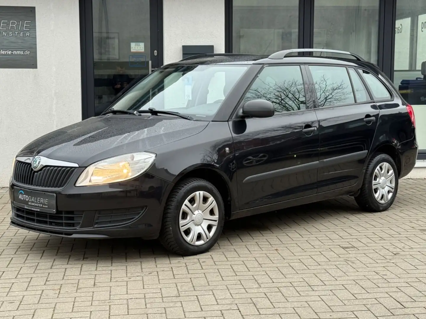 Skoda Fabia 1.6 Combi Active°Klima°Servo°AUX Schwarz - 1