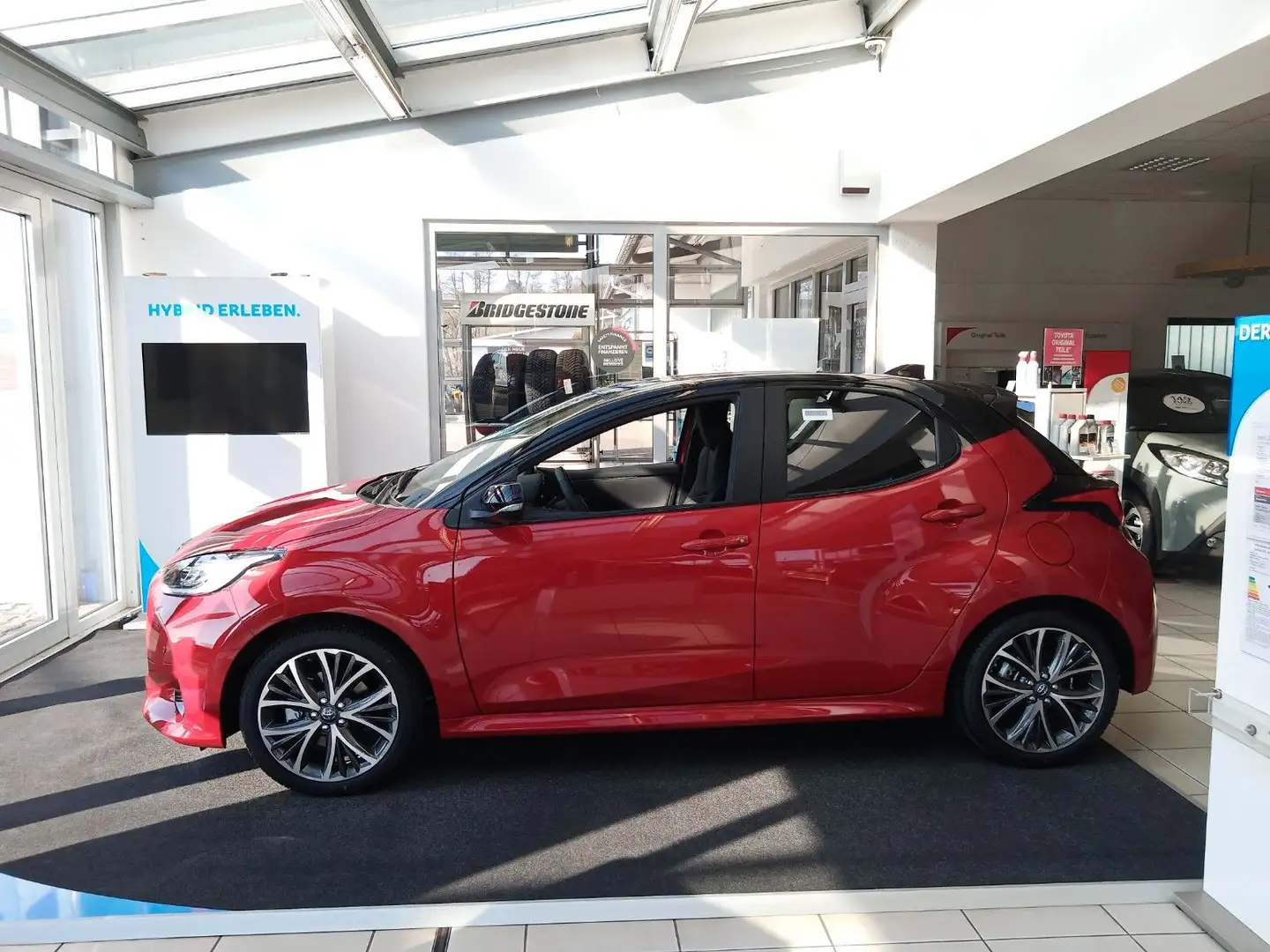 Toyota Yaris Hybrid Style Plus *Smartphone*Kamera*LED Roşu - 2