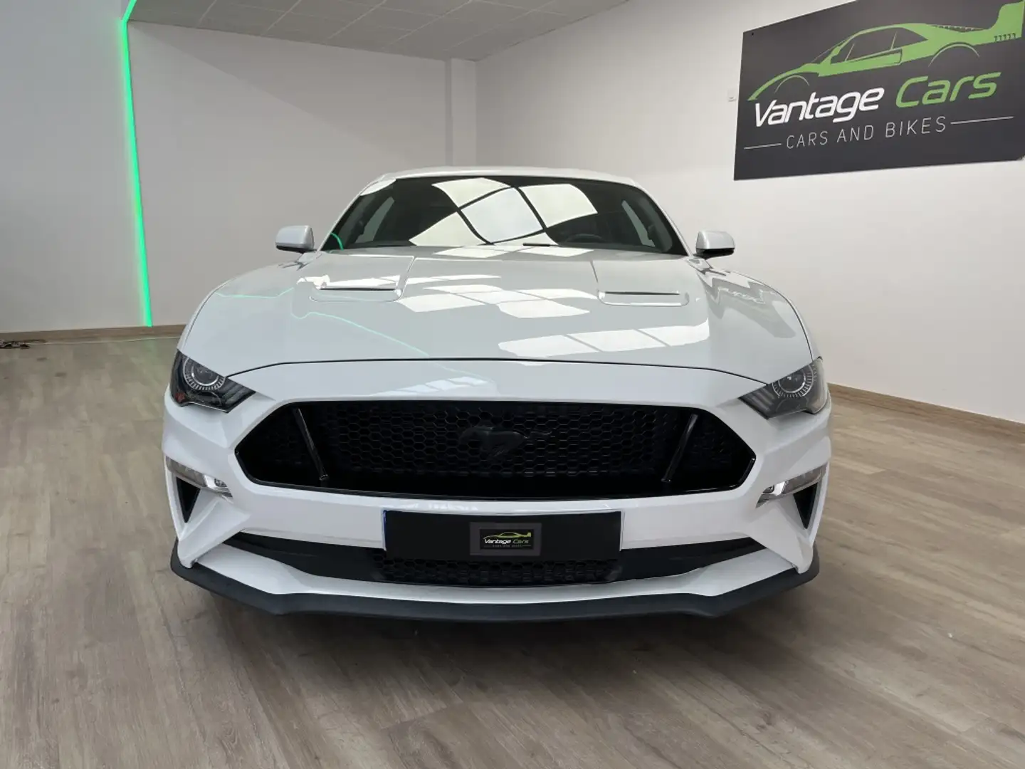 Ford Mustang Fastback 5.0 Ti-VCT GT Aut. Wit - 2