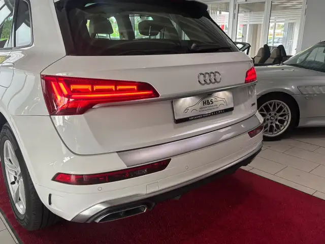 Audi Q5 view 4