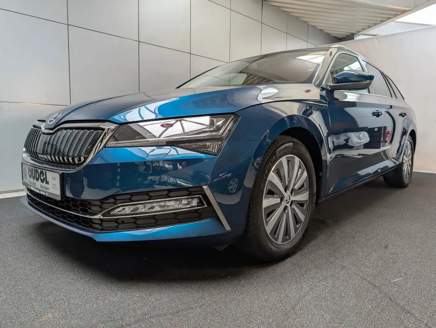 Skoda Superb Combi 1.4 TSI iV Hybrid DSG  ACC DCC Blau - 2