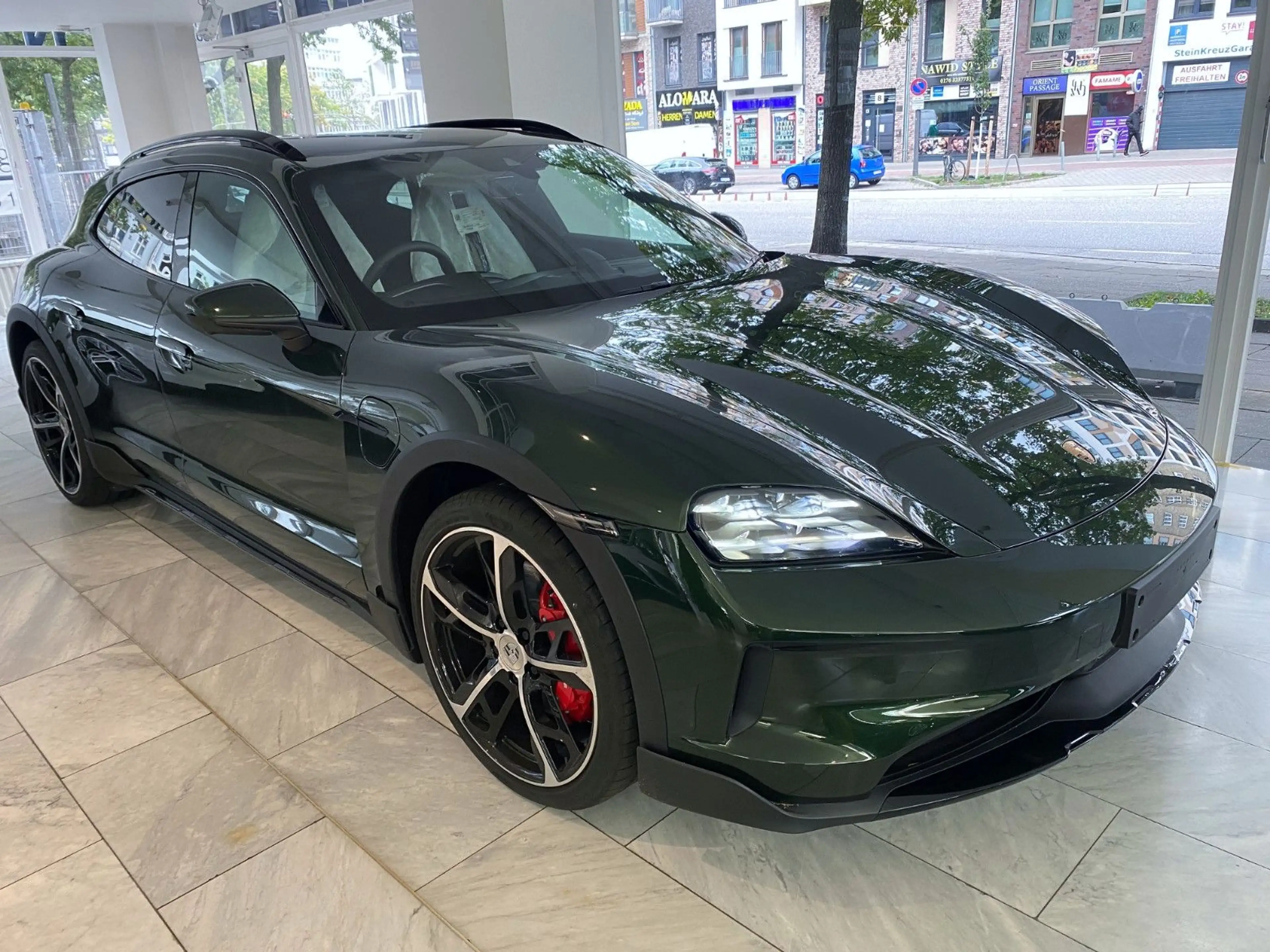 Porsche Taycan 4S CrossT/4+1/ — photo 2