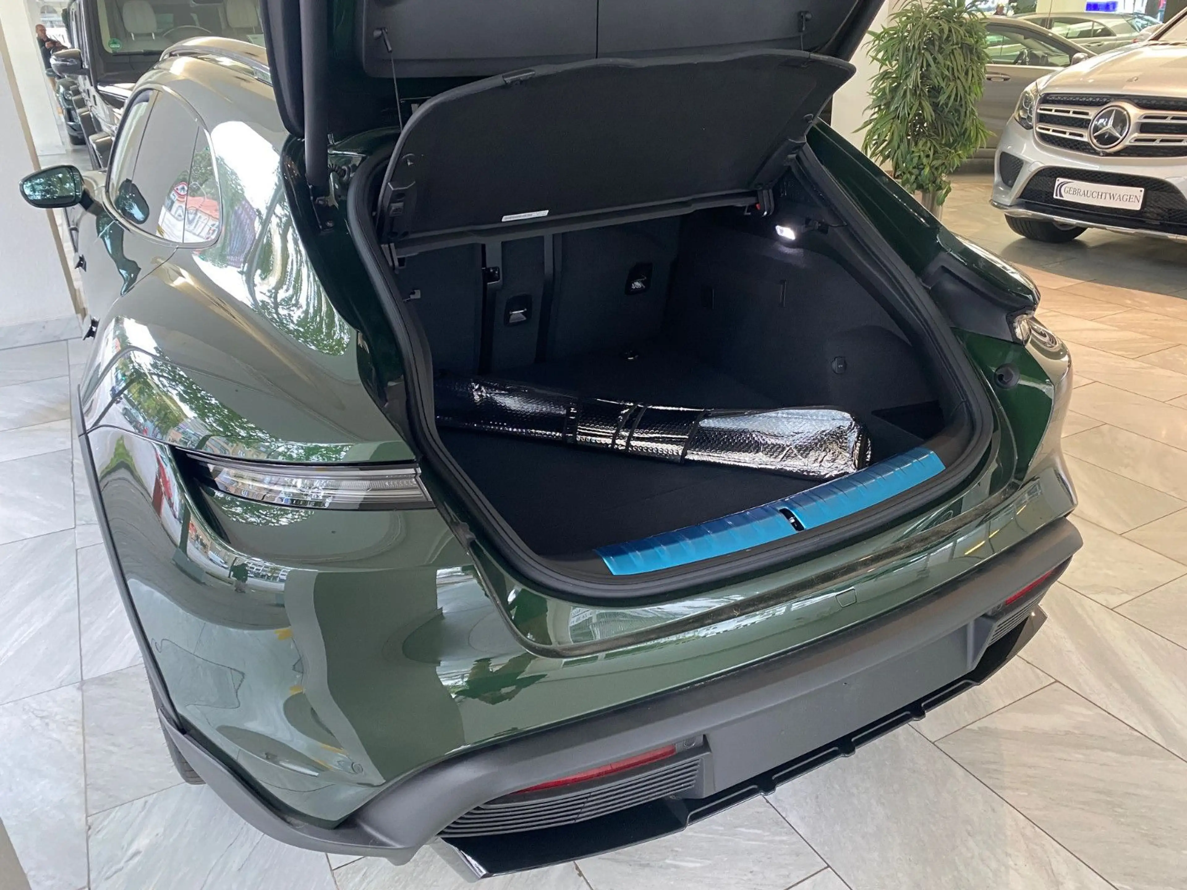 Porsche Taycan 4S CrossT/4+1/ — photo 12