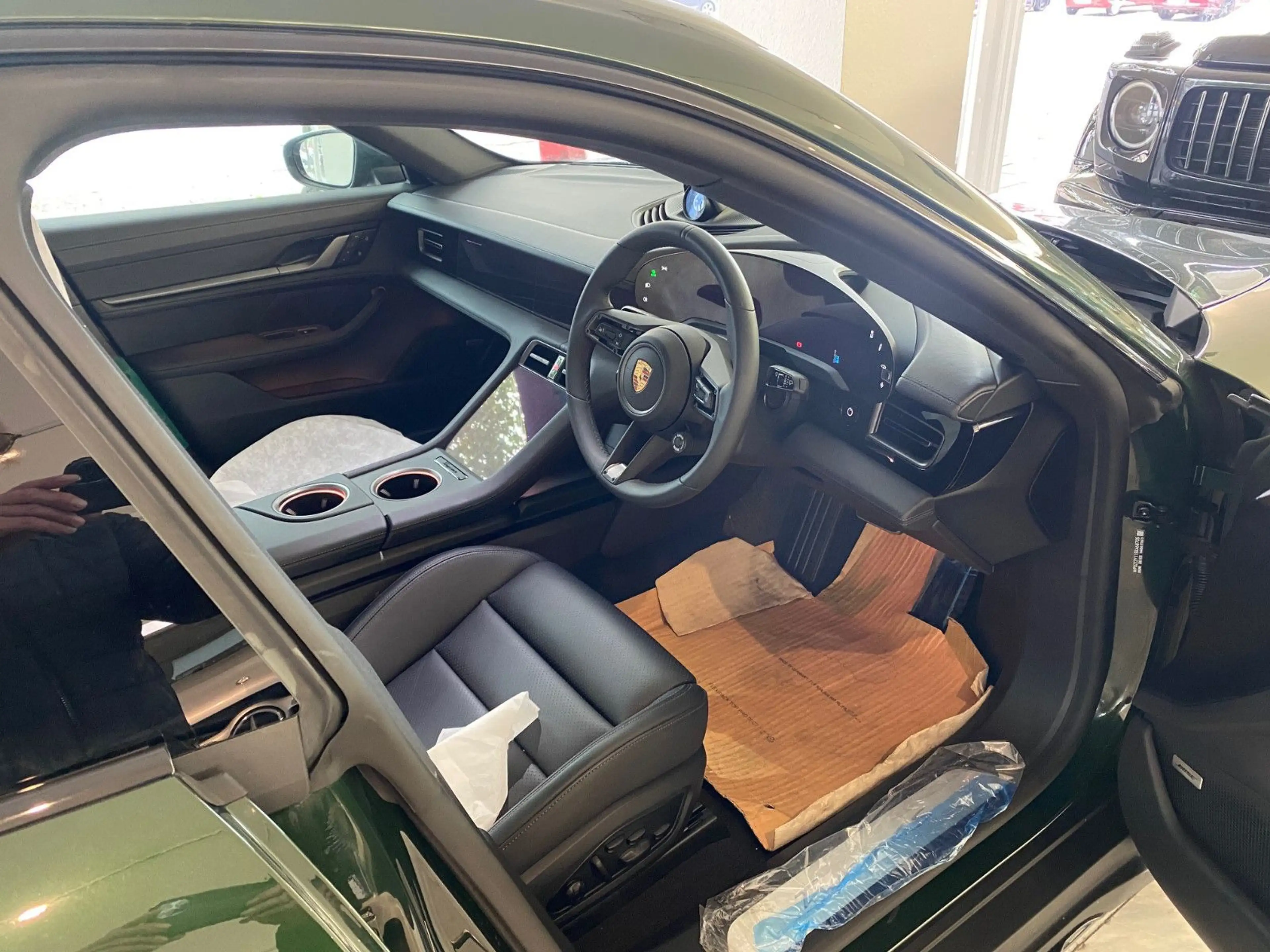 Porsche Taycan 4S CrossT/4+1/ — photo 8