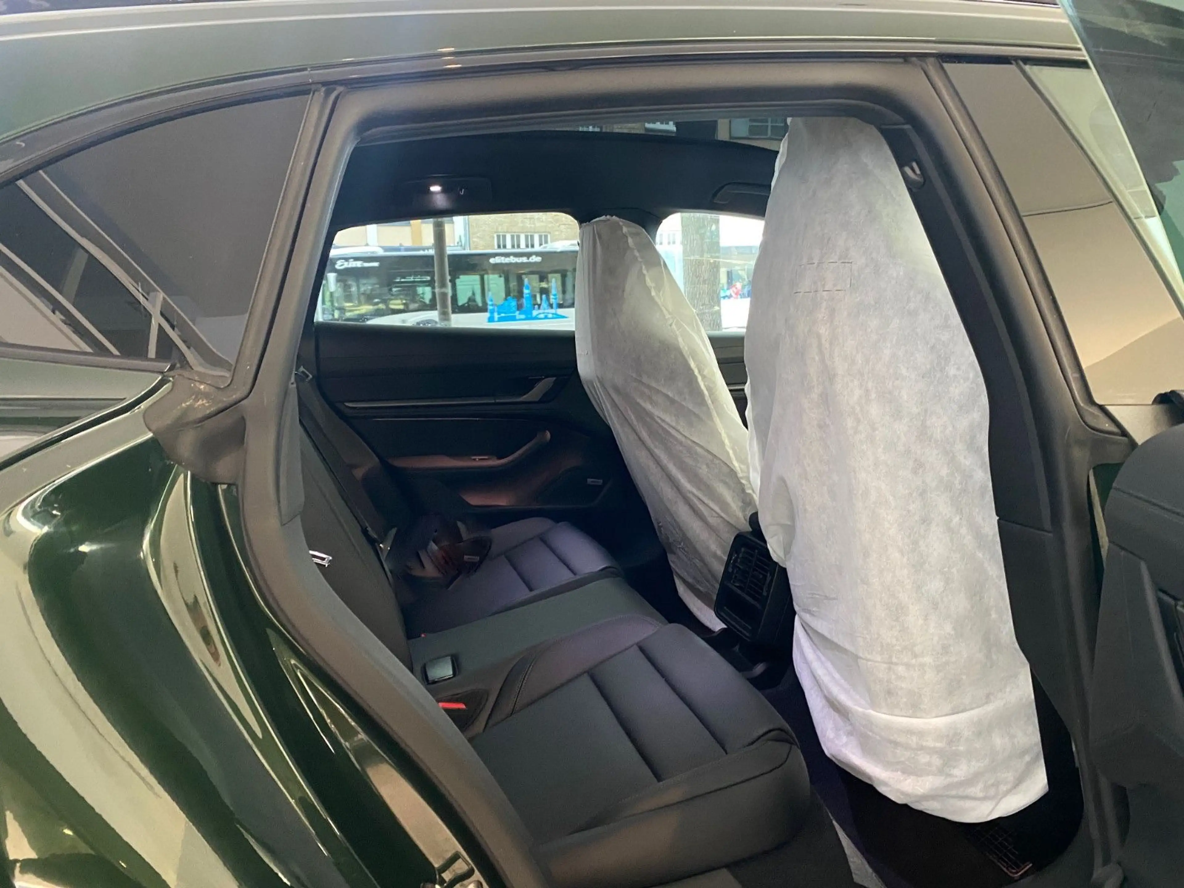Porsche Taycan 4S CrossT/4+1/ — photo 9
