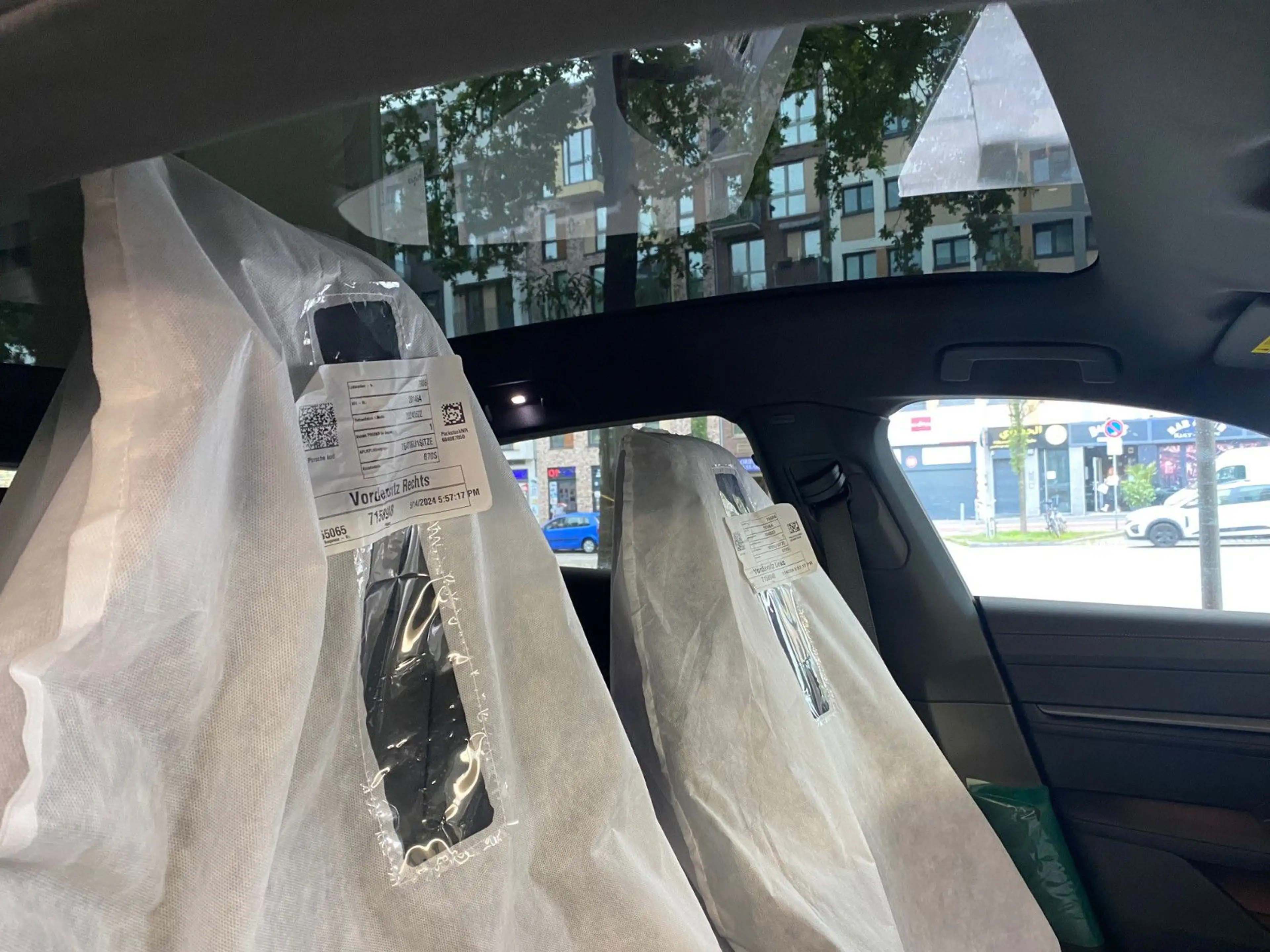 Porsche Taycan 4S CrossT/4+1/ — photo 11