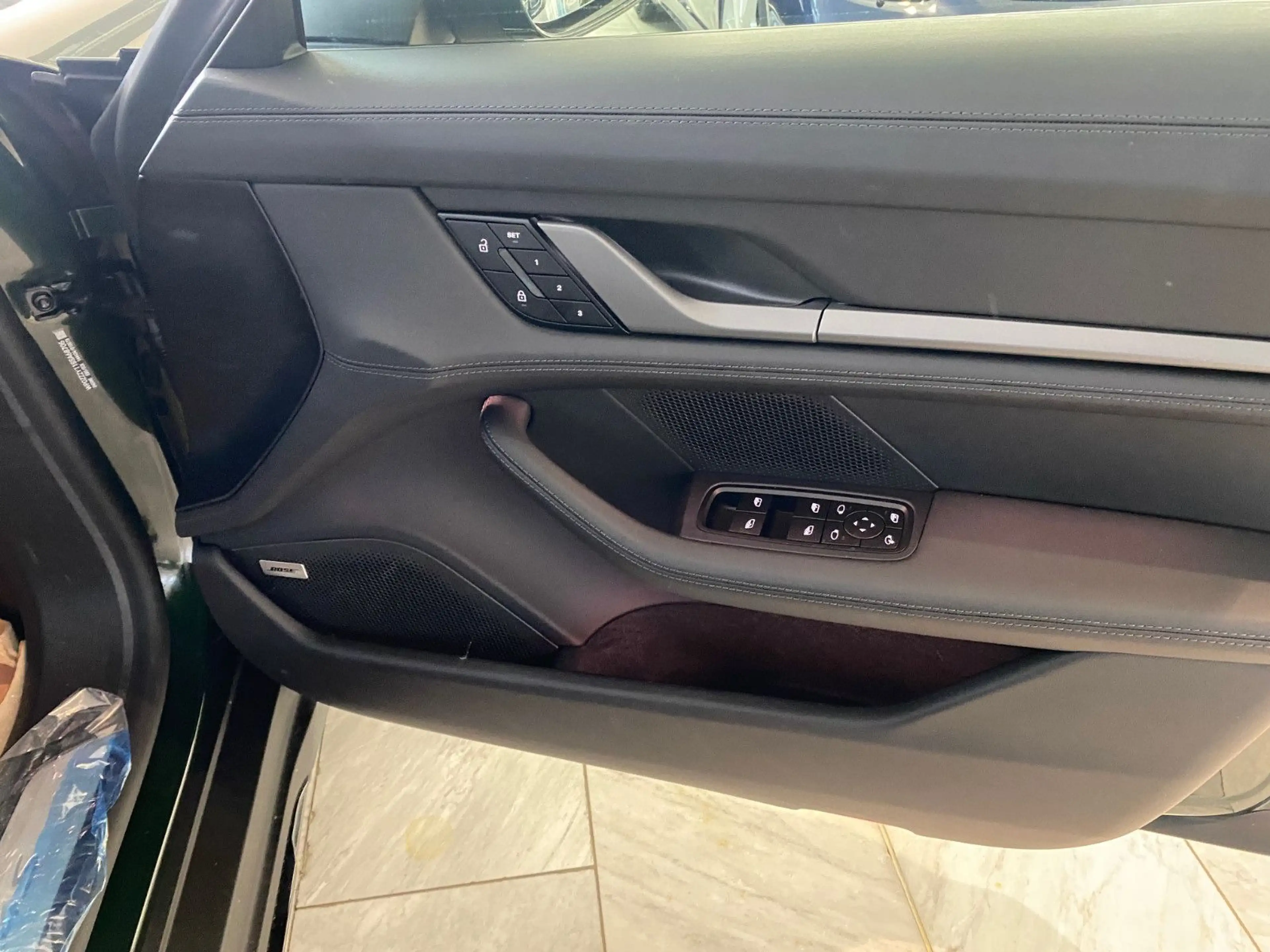 Porsche Taycan 4S CrossT/4+1/ — photo 7