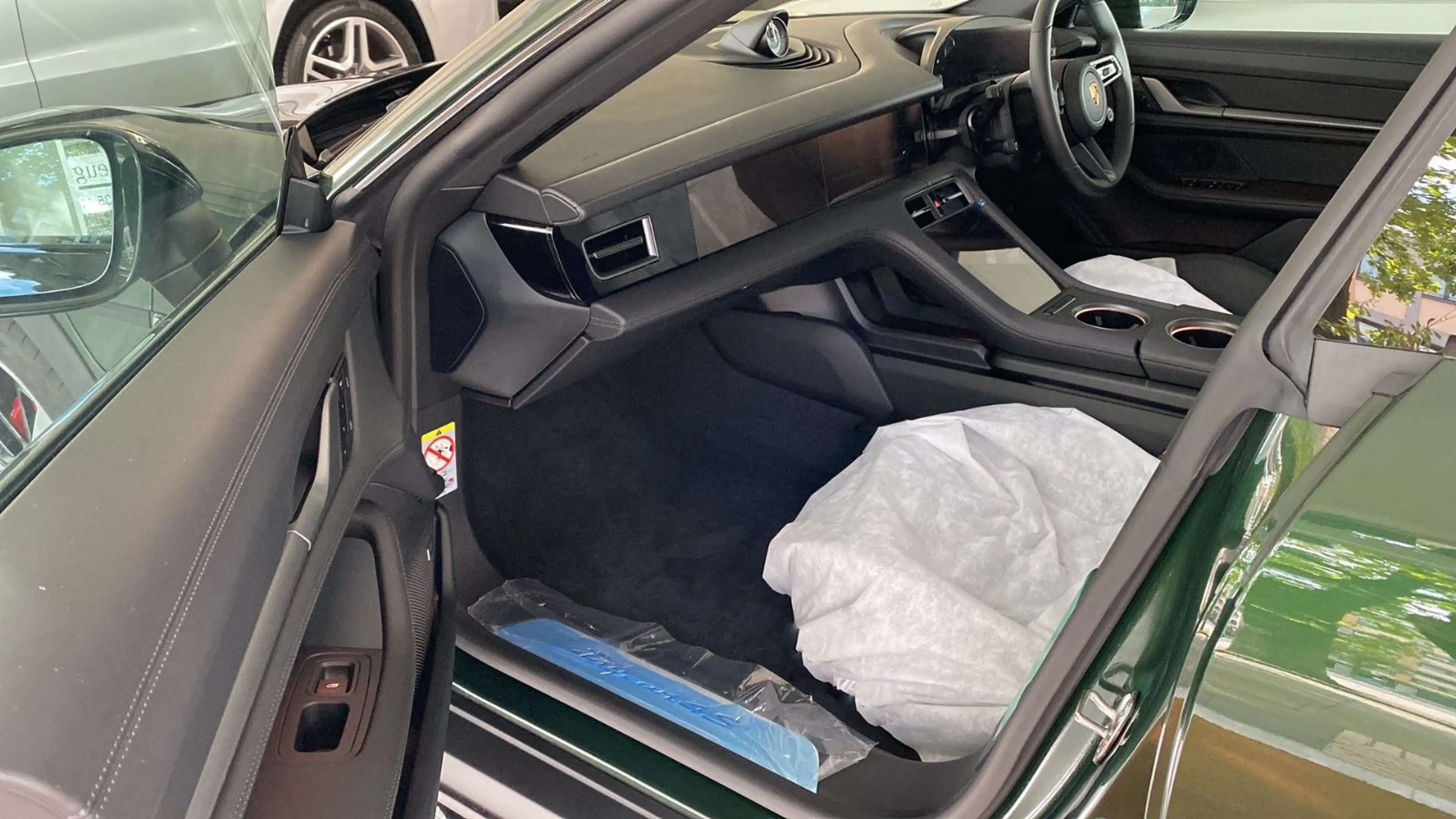 Porsche Taycan 4S CrossT/4+1/ — photo 14