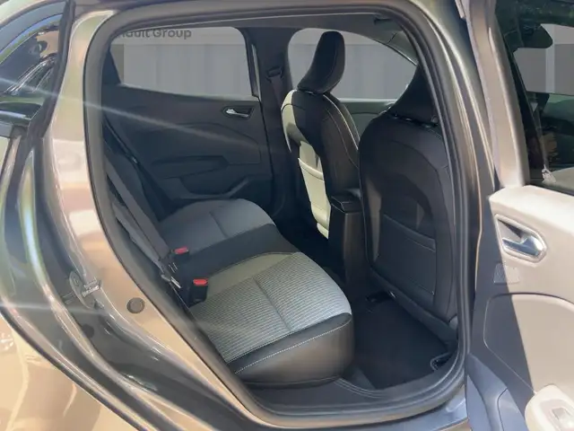 Renault Clio view 9