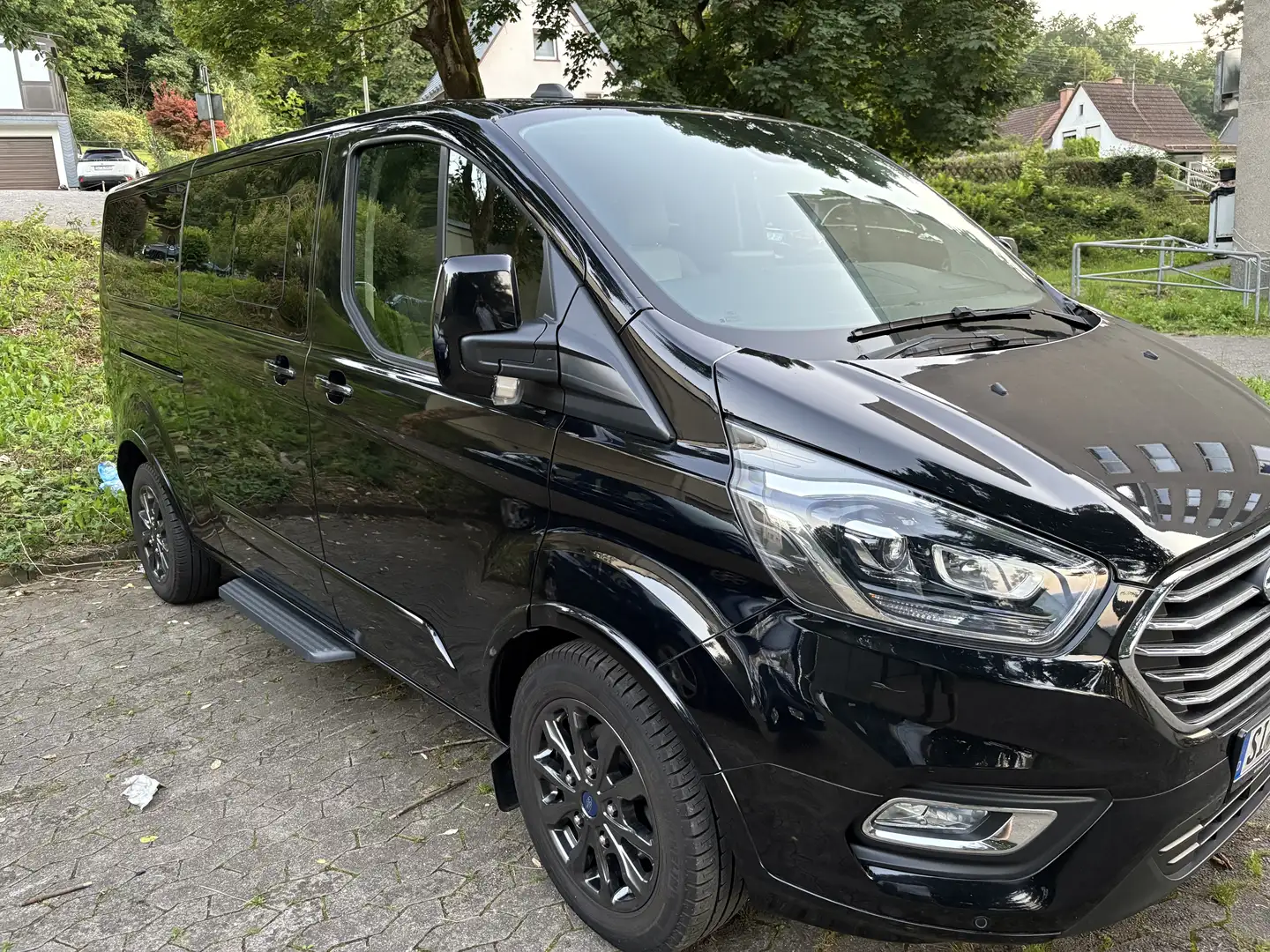 Ford Tourneo Custom 320 L2H1 VA Autm. Titanium X - 2