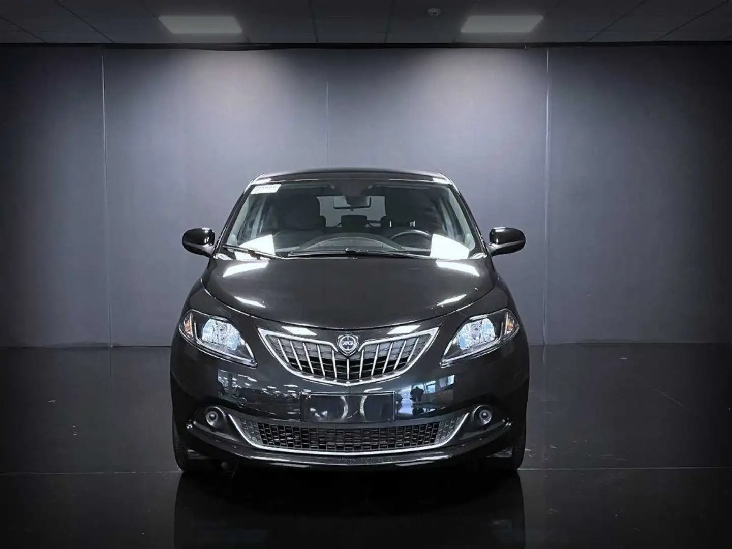 Lancia Ypsilon 1.0 FireFly 5 porte S&S Hybrid Silver Nero - 2