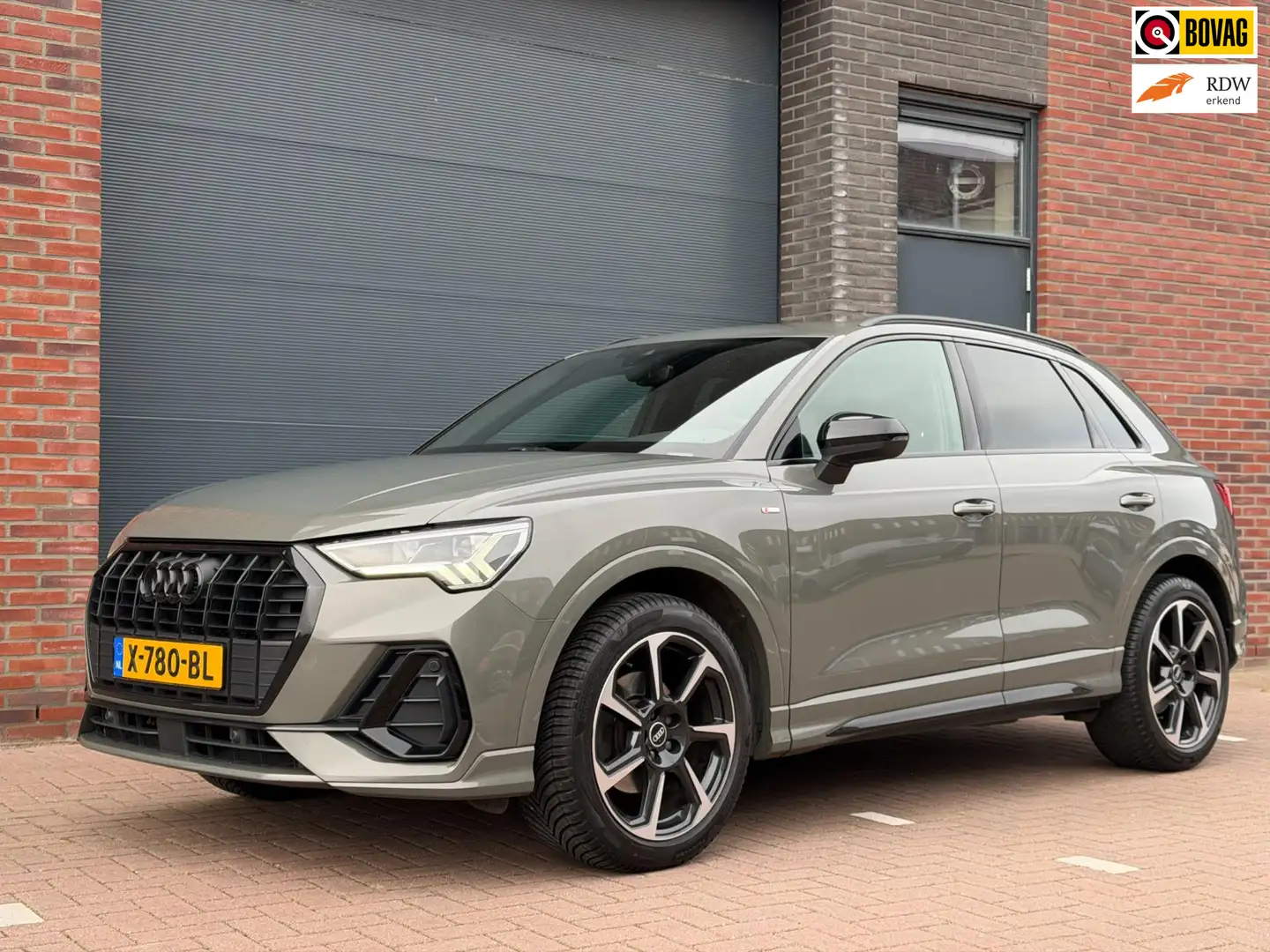 Audi Q3 35 TFSI S Line Automaat | Virtual Cockpit | Trekha Gris - 1