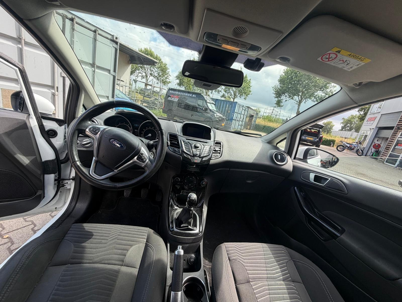 Ford Fiesta 1.0 EcoBoost. Titanium — photo 6