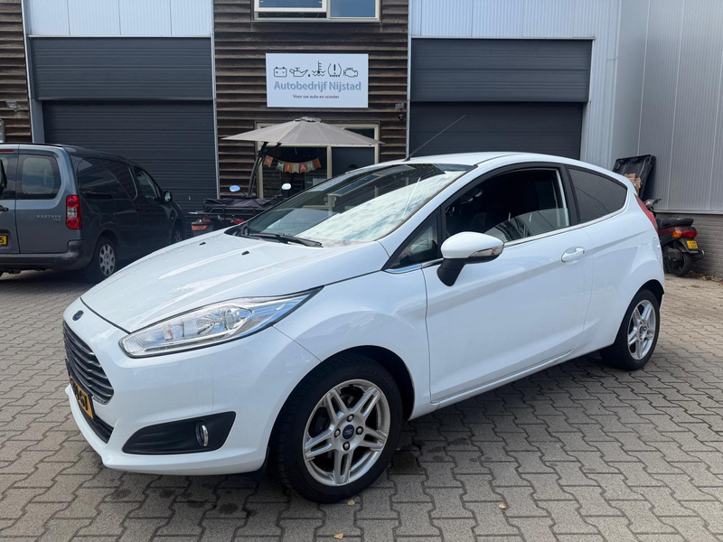 Ford Fiesta 1.0 EcoBoost. Titanium — photo 2