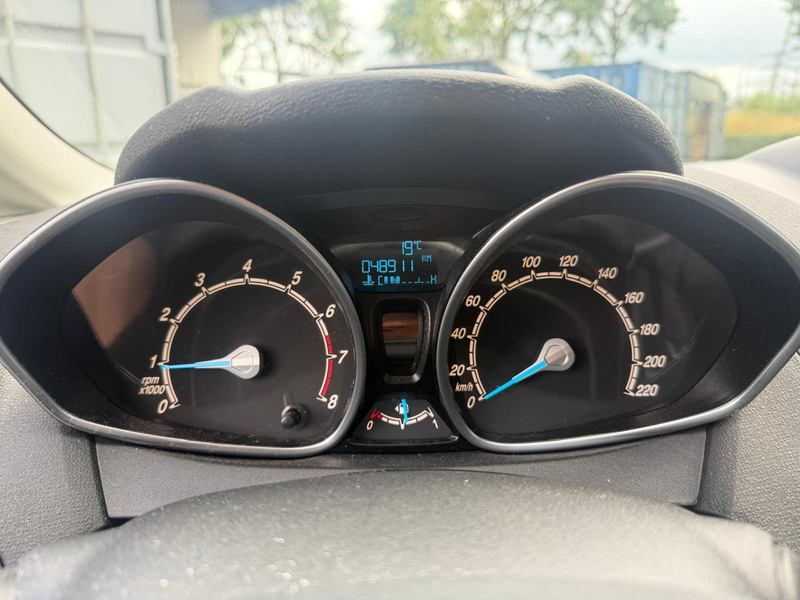 Ford Fiesta 1.0 EcoBoost. Titanium — photo 13