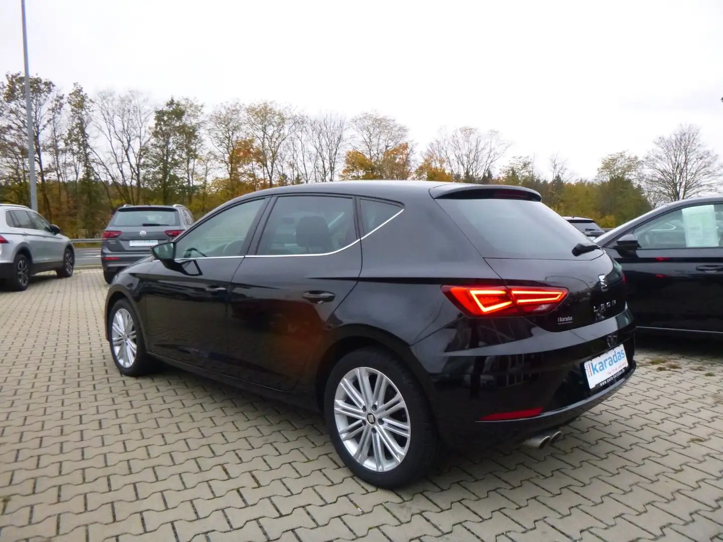 SEAT Leon 2,0 TDI Xcellence AUT/NAV/LED/SHZ/Leder Schwarz - 2