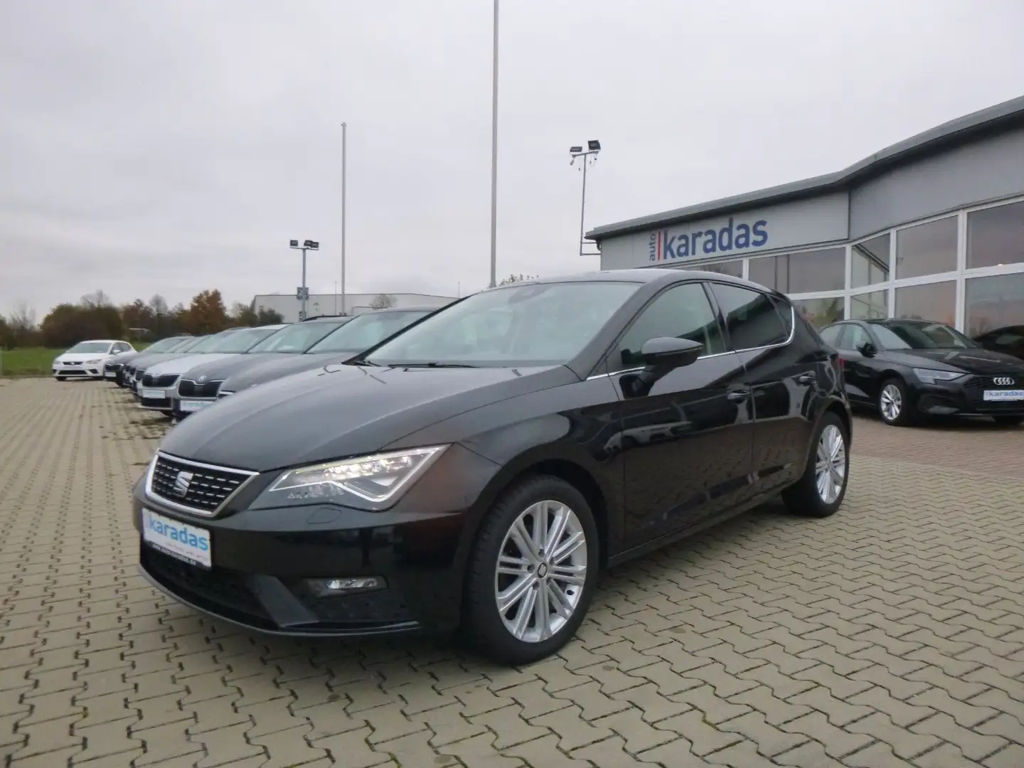 SEAT Leon 2,0 TDI Xcellence AUT/NAV/LED/SHZ/Leder Schwarz - 1