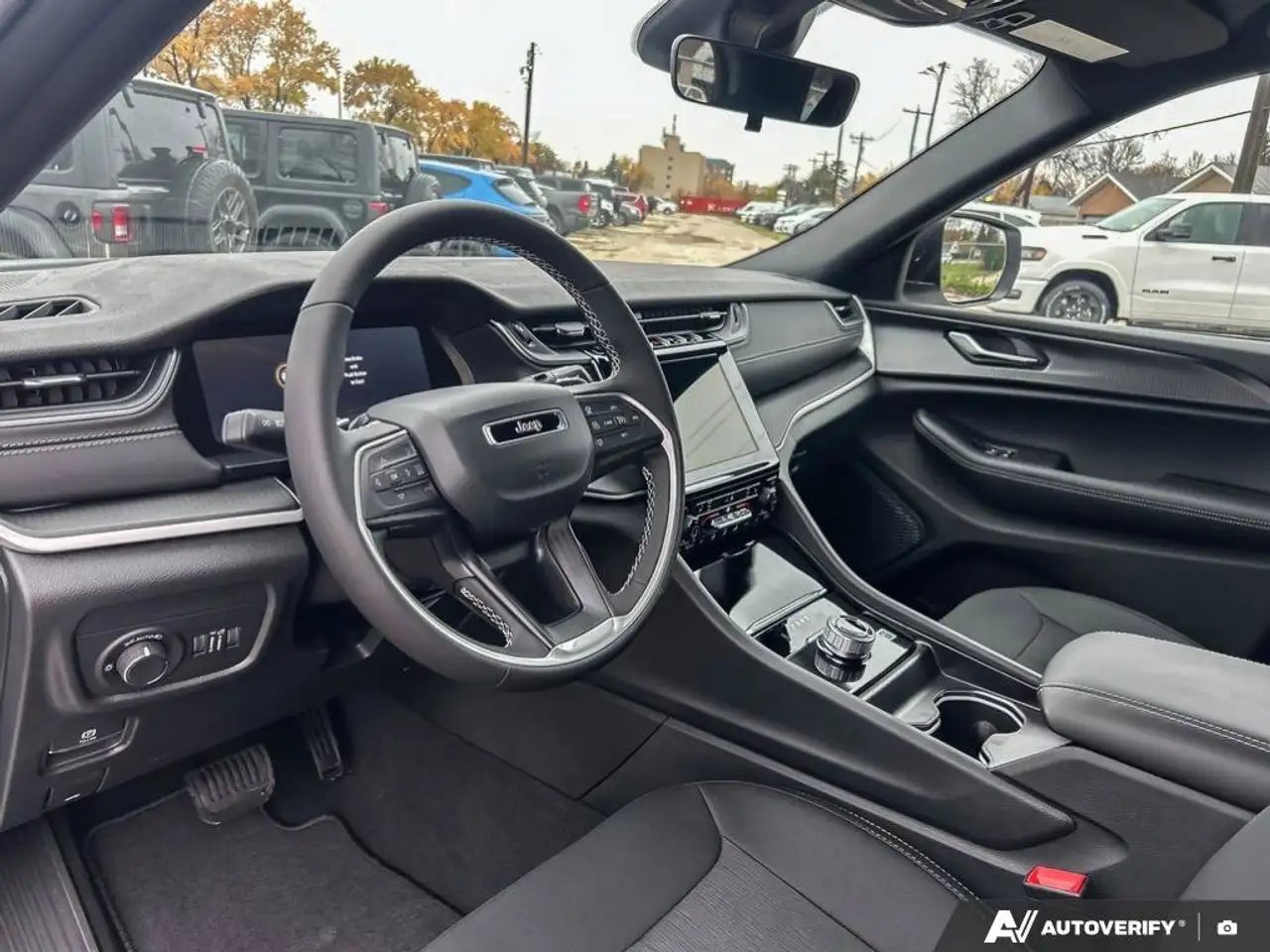Jeep Grand Cherokee снимка Jeep Grand Cherokee