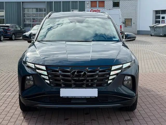 Hyundai Tucson view 2