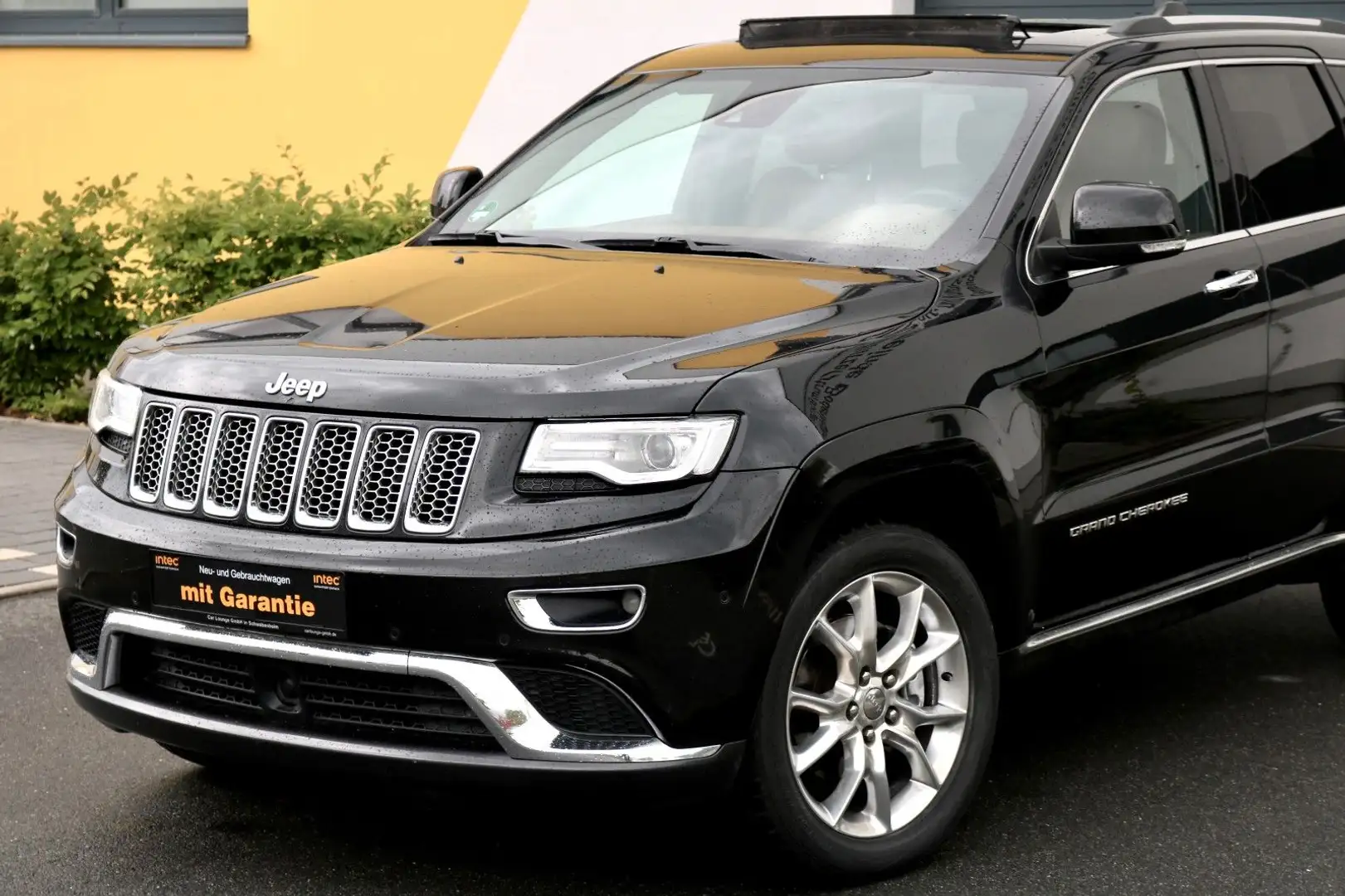 Jeep Grand Cherokee 3.0 CRD Summit 4X4/PANO/KAMERA/AC Černá - 2