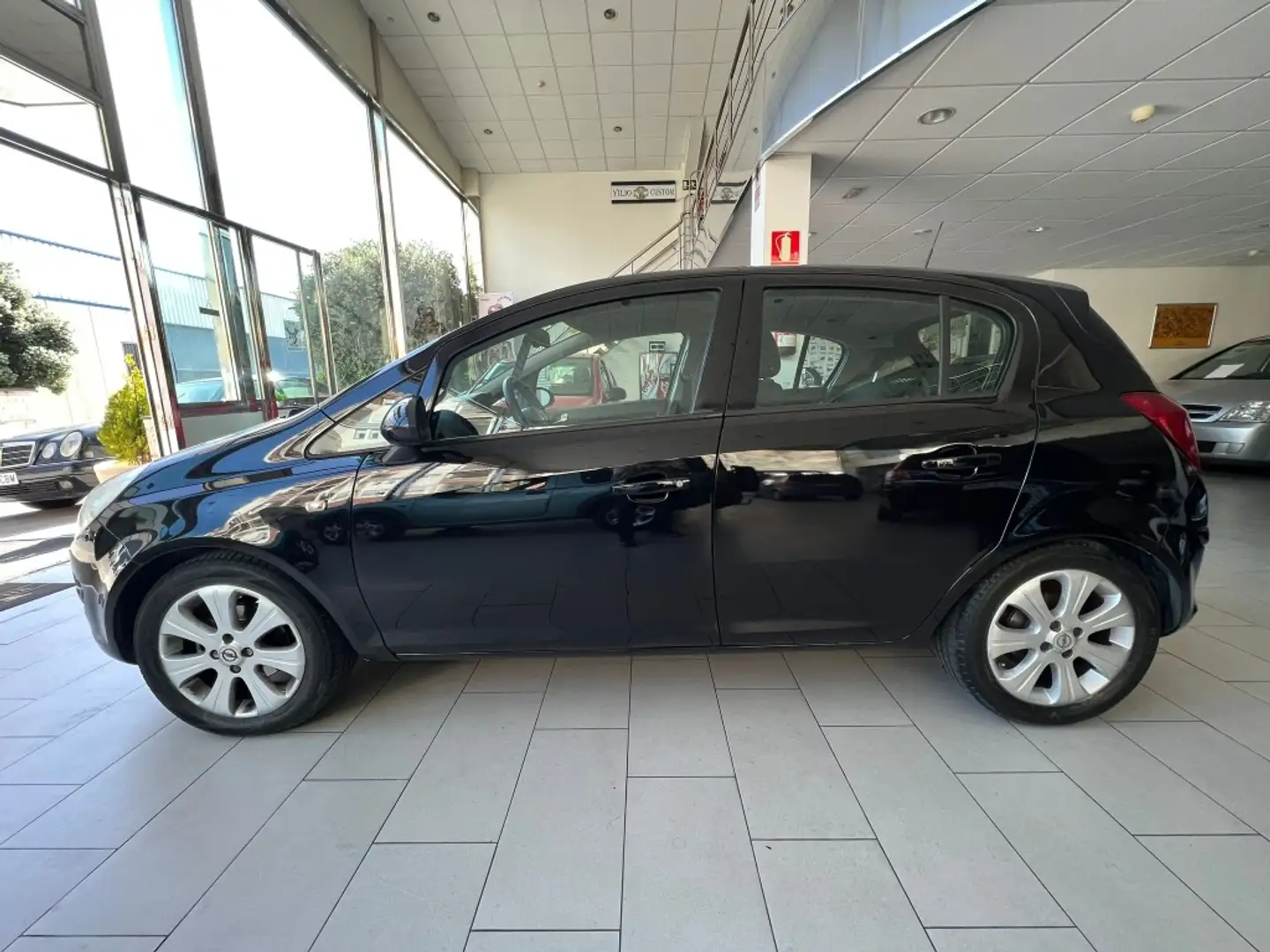 Opel Corsa 1.3CDTi C Mon ecoFlex Noir - 1