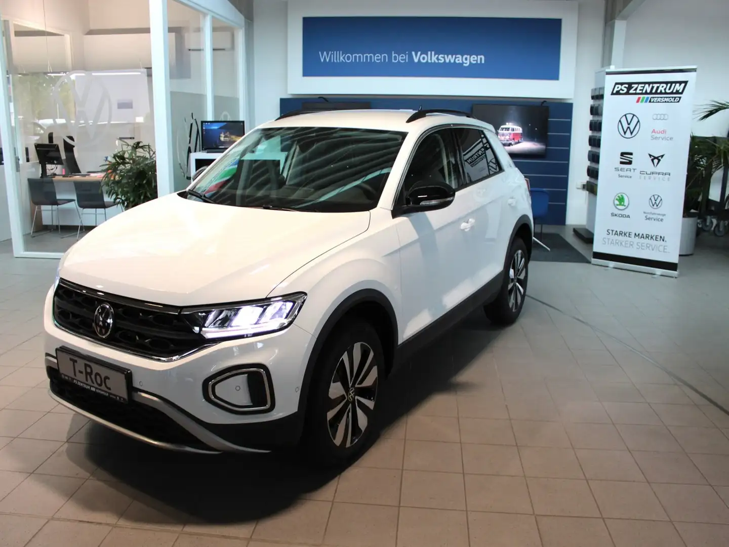 Volkswagen T-Roc 1.5 TSI DSG Goal AHK ACC LED RFK Weiß - 2