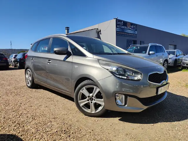 Kia Carens Motion