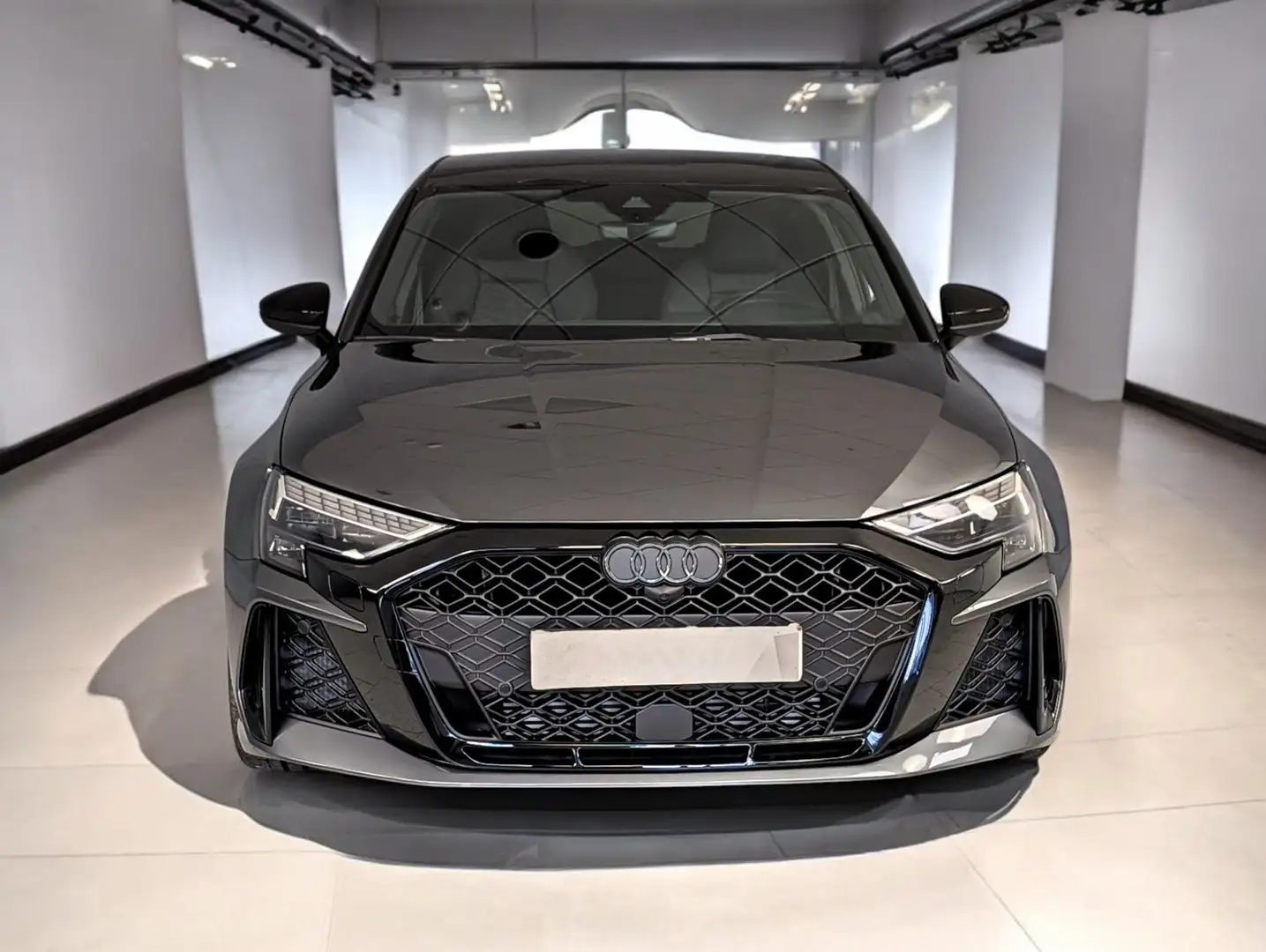 Audi RS3 Sportback 2.5 tfsi quattro s-tronic Grijs - 2