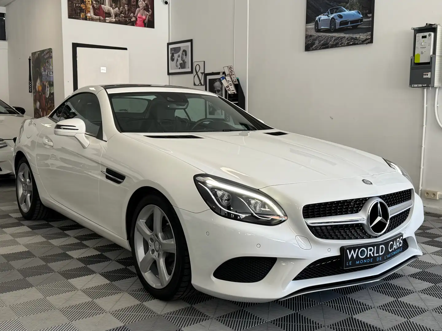 Mercedes-Benz SLC 180 PACK AMG NAVI CAMERA TOIT PANO H-K AIRSCRAF FULL Weiß - 2