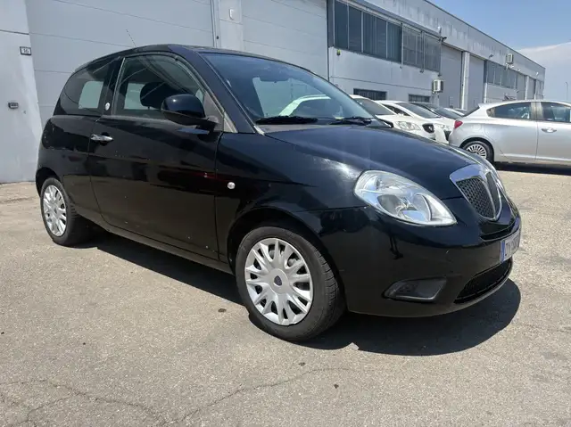 Lancia Ypsilon