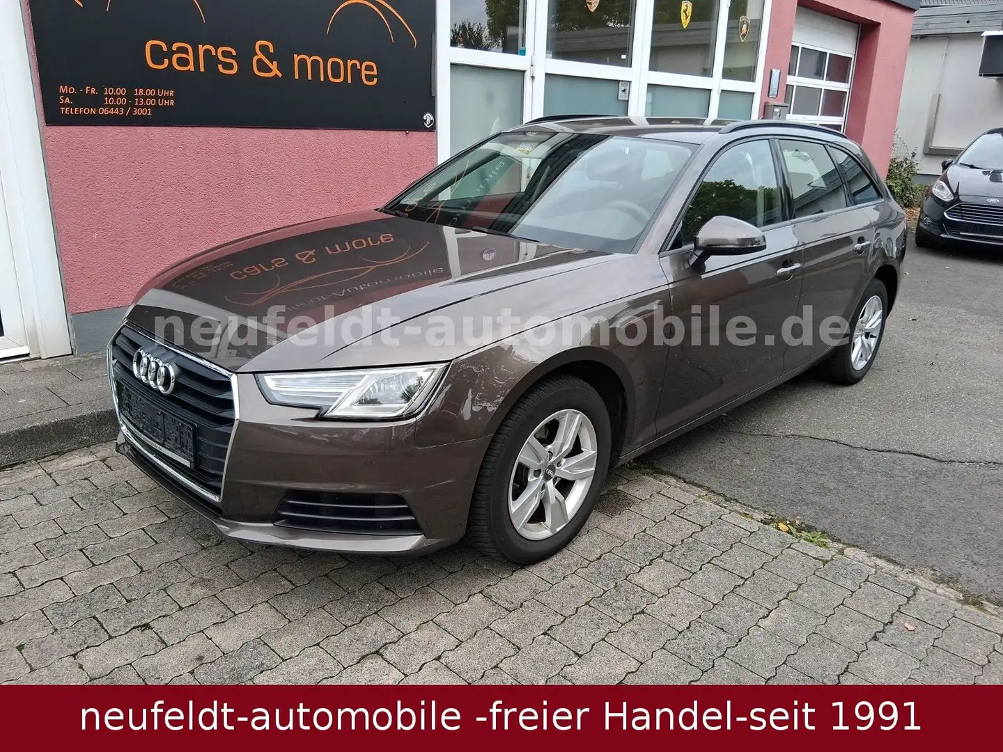Audi A4 Avant AHK BI-XENON Braun - 1