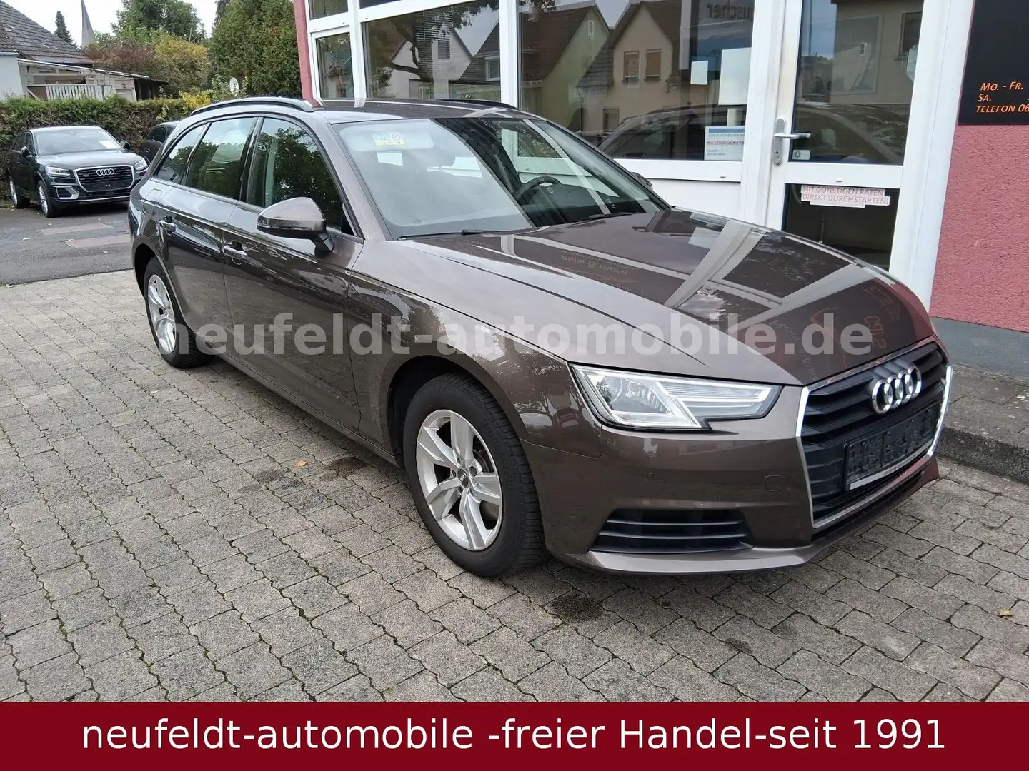 Audi A4 Avant AHK BI-XENON Braun - 2