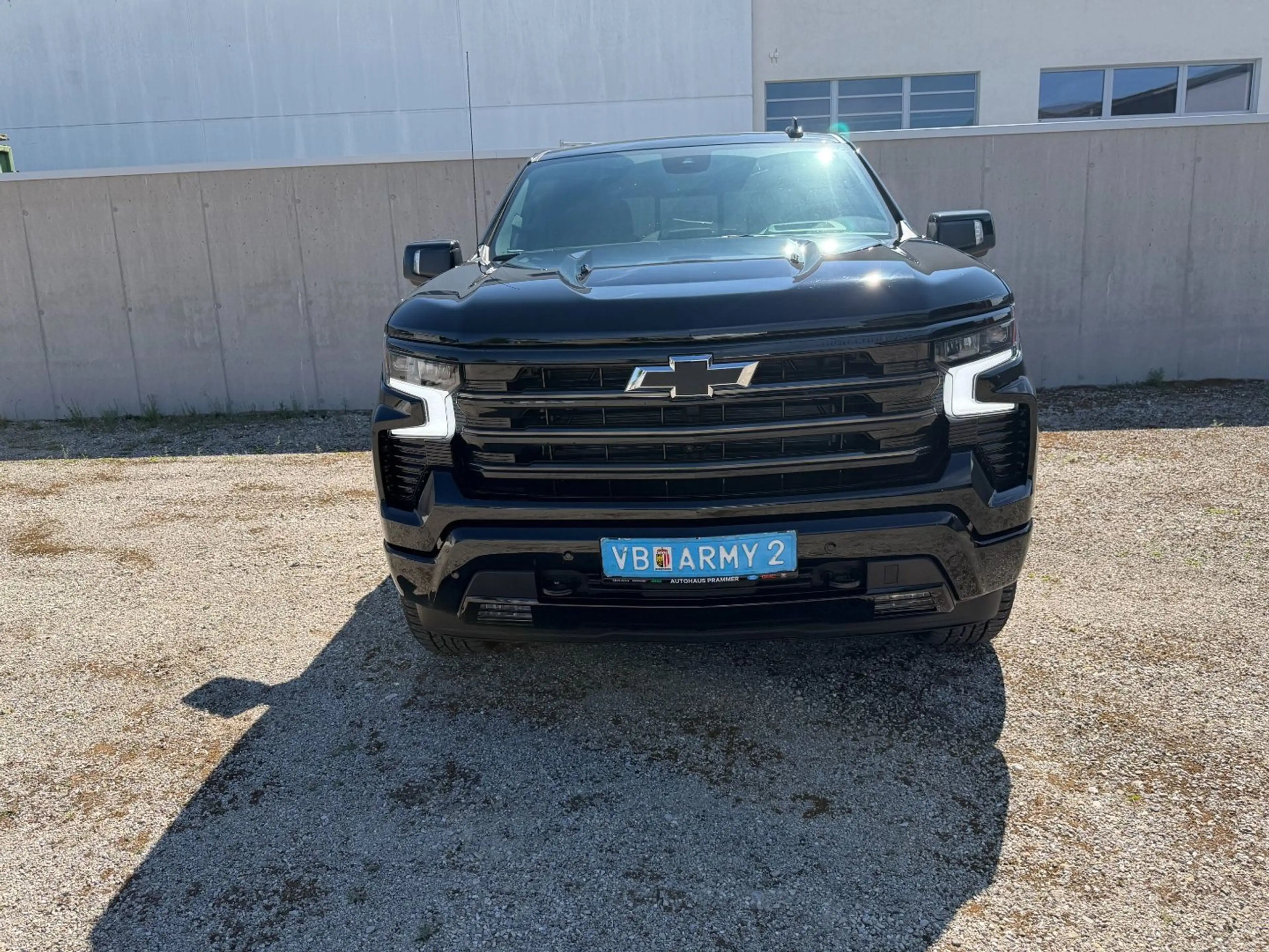 Chevrolet Silverado High Country Midnight Black — photo 2