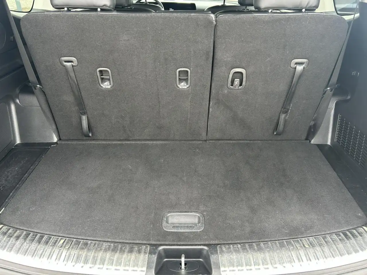 Kia Telluride снимка Kia Telluride
