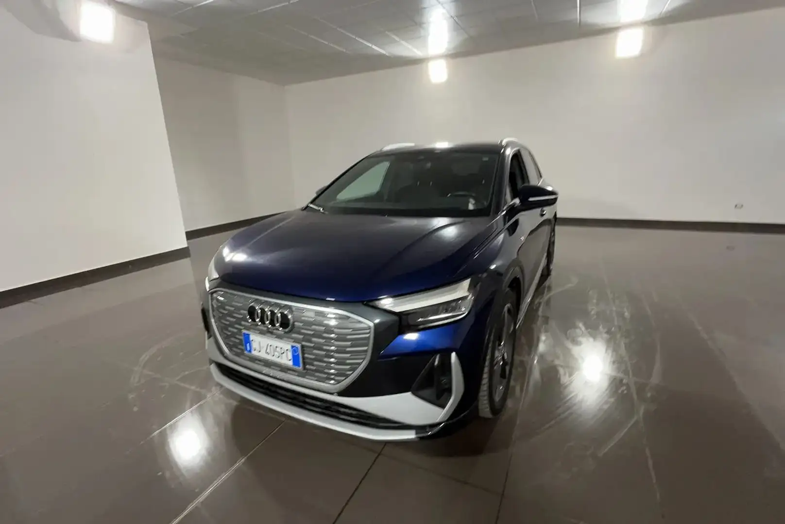 Audi Q4 e-tron Q4 e-tron 40 S line edition Blau - 1
