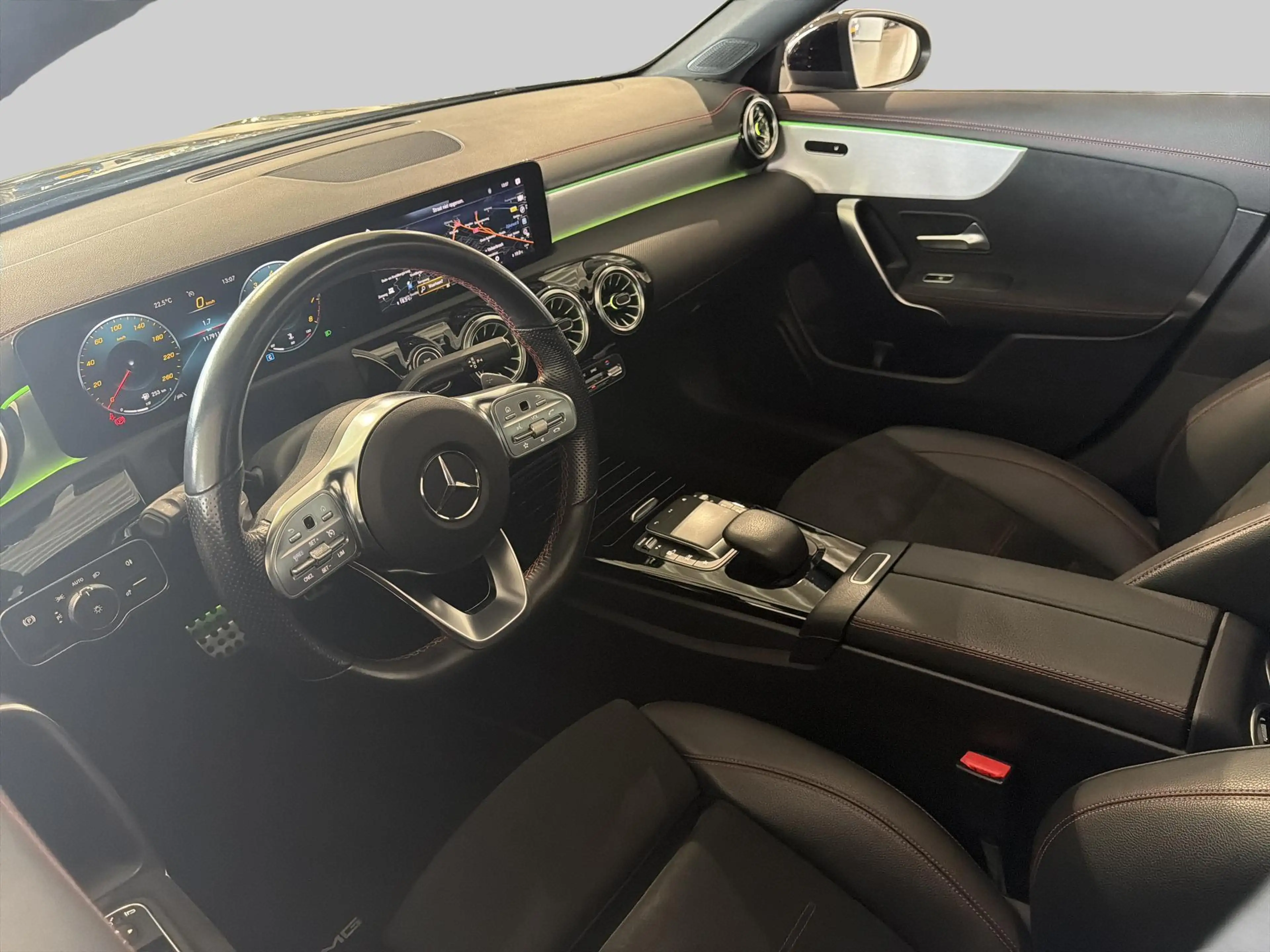 Mercedes-Benz CLA 180 Business Solution AMG | AMG-styling | Achteruitrij — photo 4